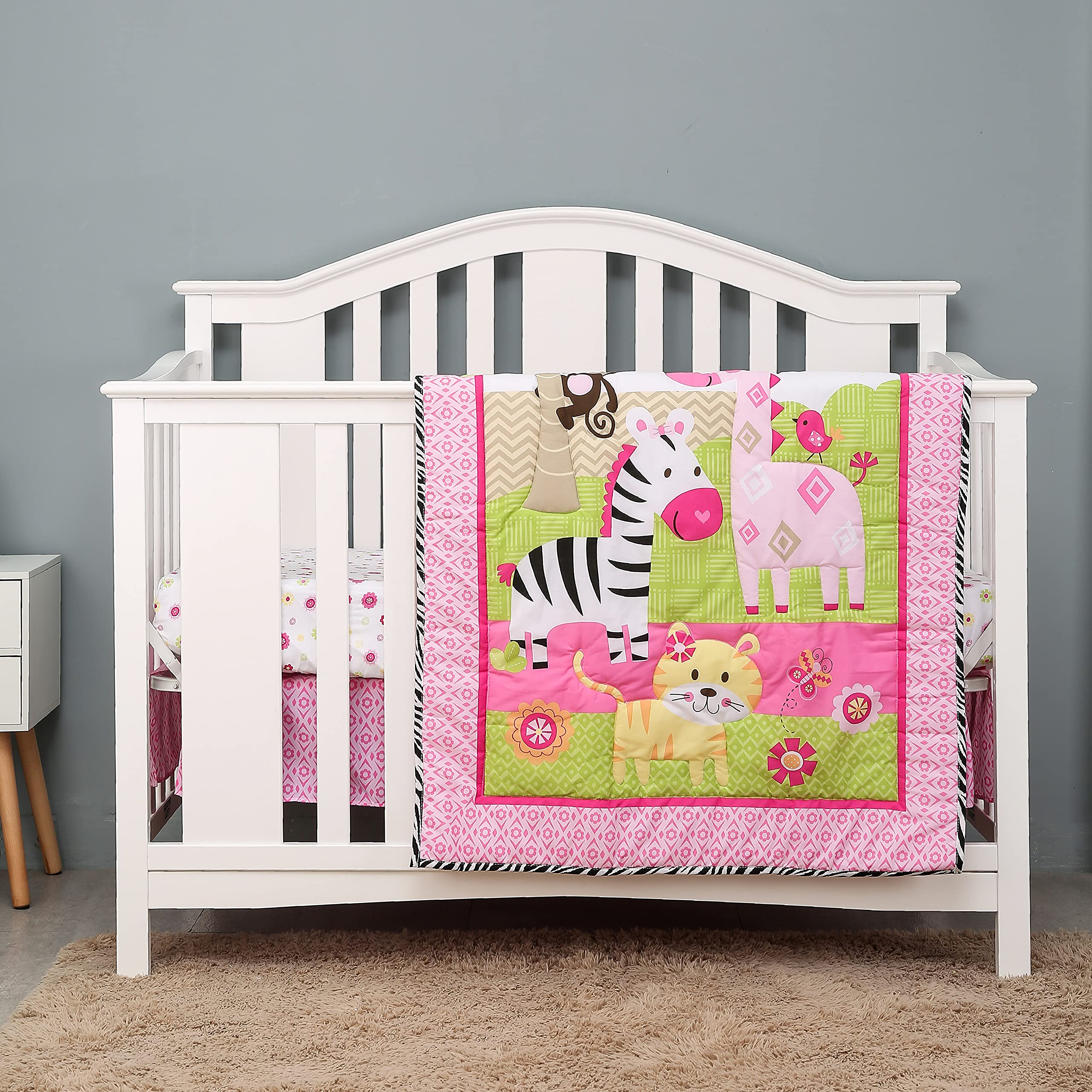 4-Piece Pink Animal Safari Nursery Crib Bedding Set for Baby Girls - Giraffe Print Crib Set with 1 Quilt, 2 Fitted Sheets & 1 Skirt - Soft Cotton Baby Bedding for Nursery Decor & Newborn Gifts