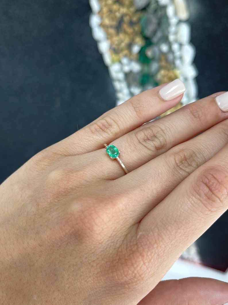 0.75ct East-West Emerald Solitaire Ring in 925 Sterling Silver - Elegant Wedding Band, Anniversary Gift for Her, Perfect for Everyday Wear & Special Occasions