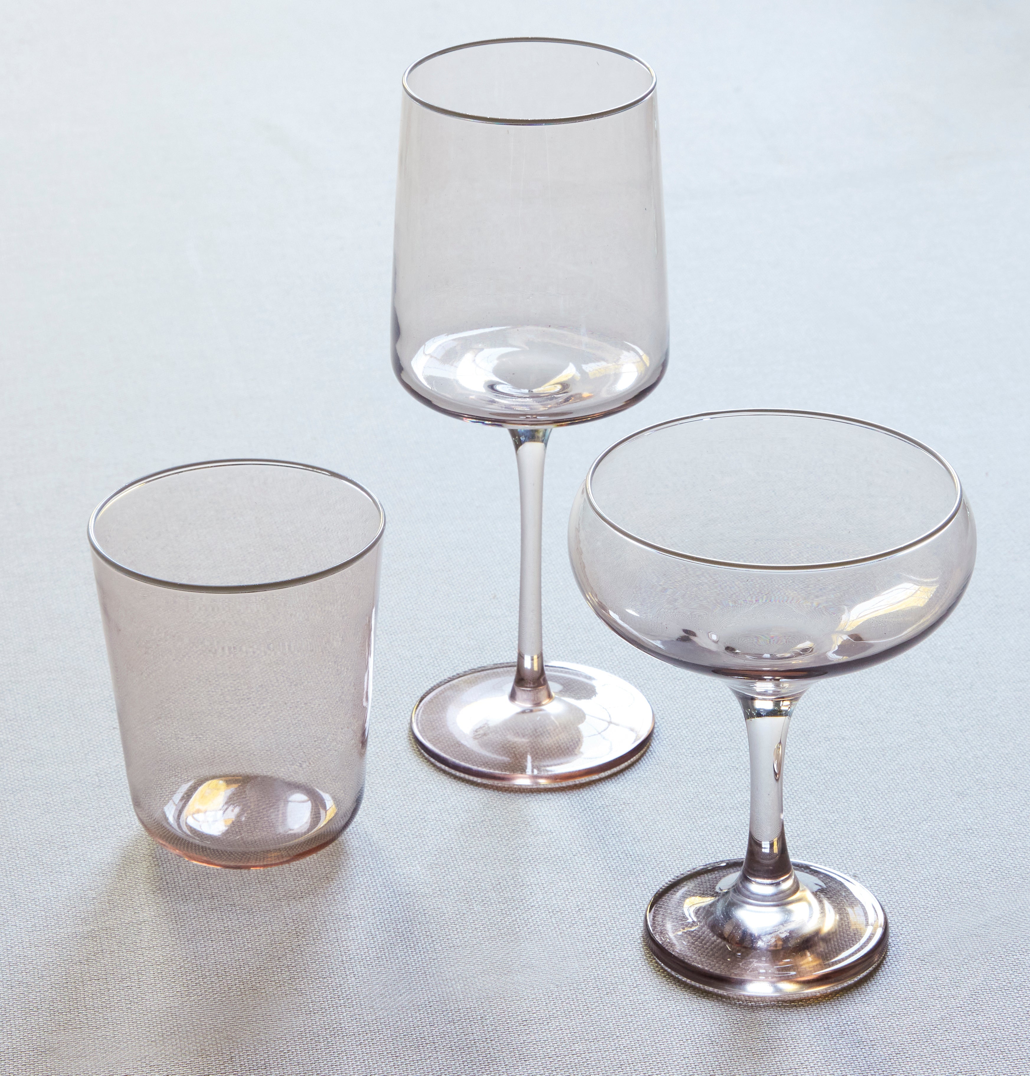 Elegant Fine Line Quartz Wine Glasses with White Rim - Set of 4 for Dinner Parties, Weddings & Home Entertaining
