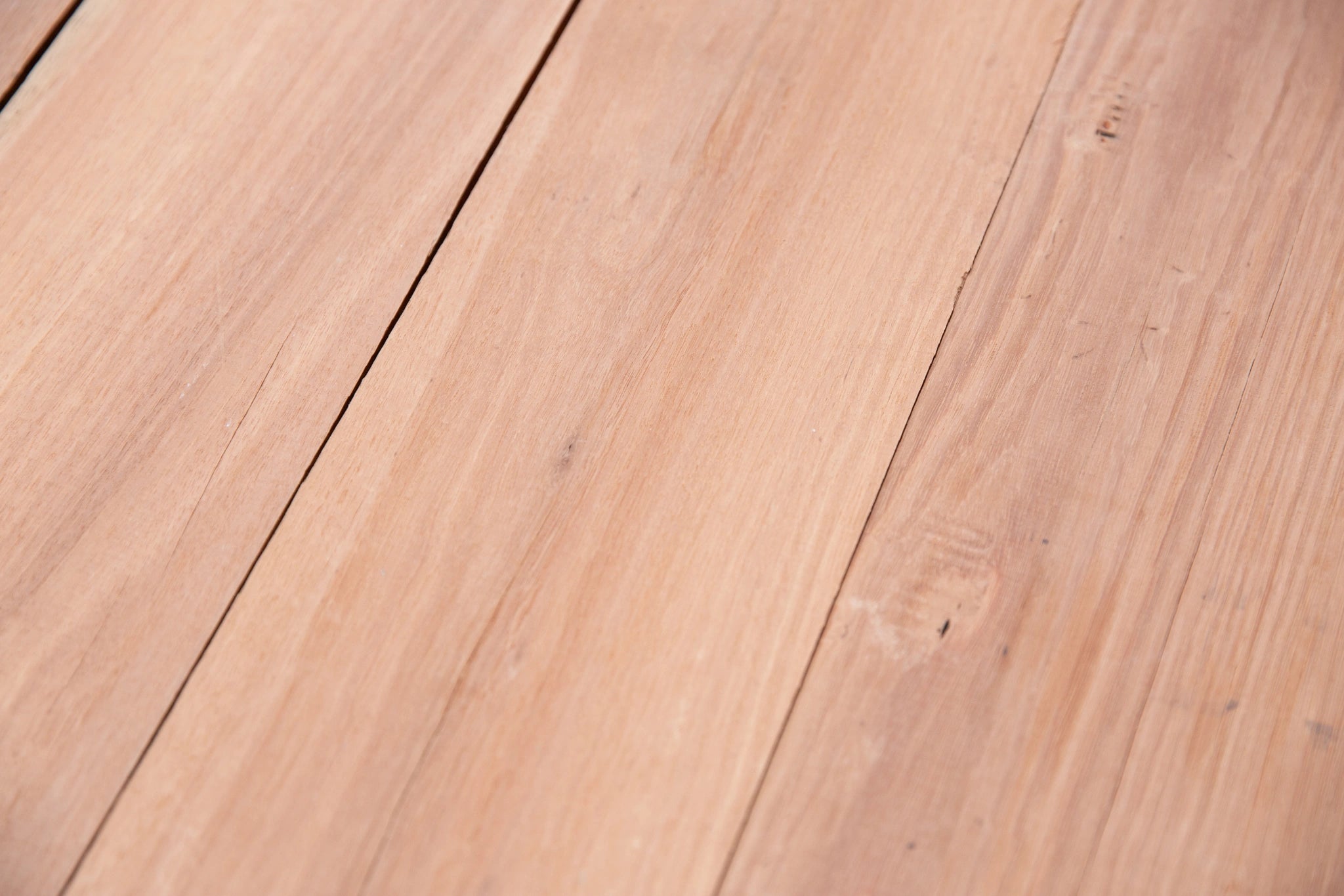 Premium Blue Gum 150x50mm Kiln-Dried Rough Sawn Timber - Feature Grade Joinery Wood for Furniture, Decking & DIY Projects