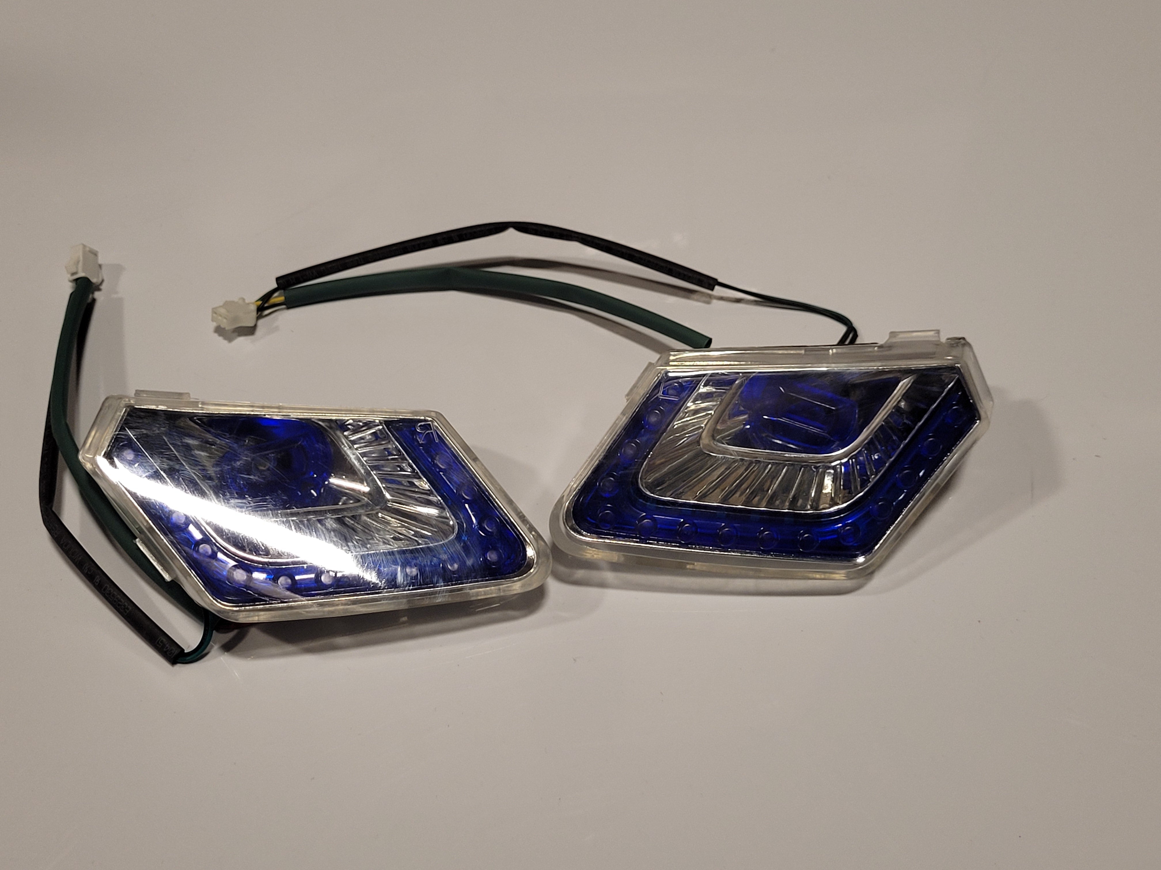 High-Quality Front Left & Right Lights for Cars - Perfect for Night Driving and Off-Road Adventures