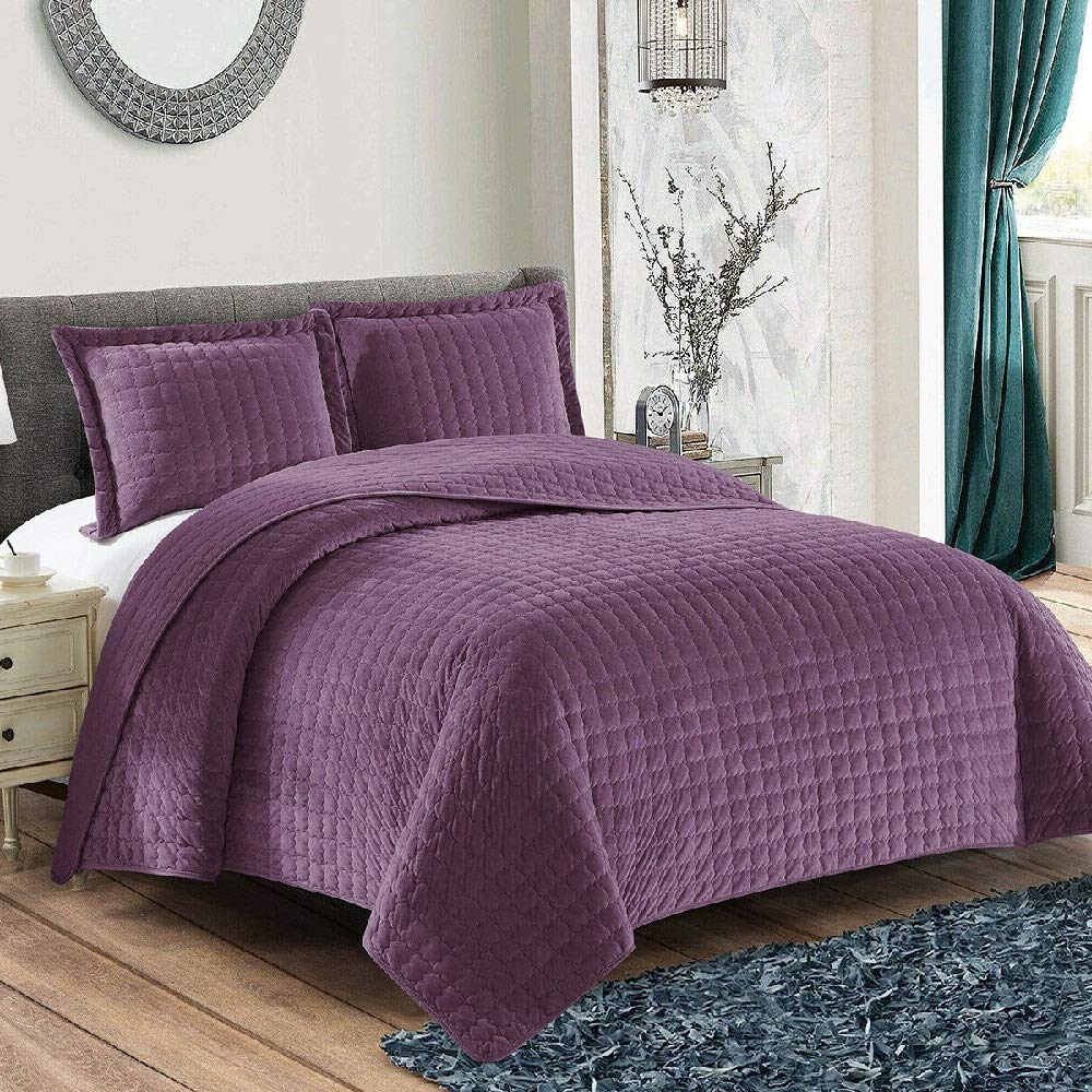 3 Piece Reversible Geometric Quilted Coverlet Set - King/Cal King Size, Luxurious Plush Velvet Bedding, Soft Warm Modern Checkered Purple Bedspread for Elegant Bedroom Decor | Perfect for Master Bedrooms, Guest Rooms & Cozy Winter Nights