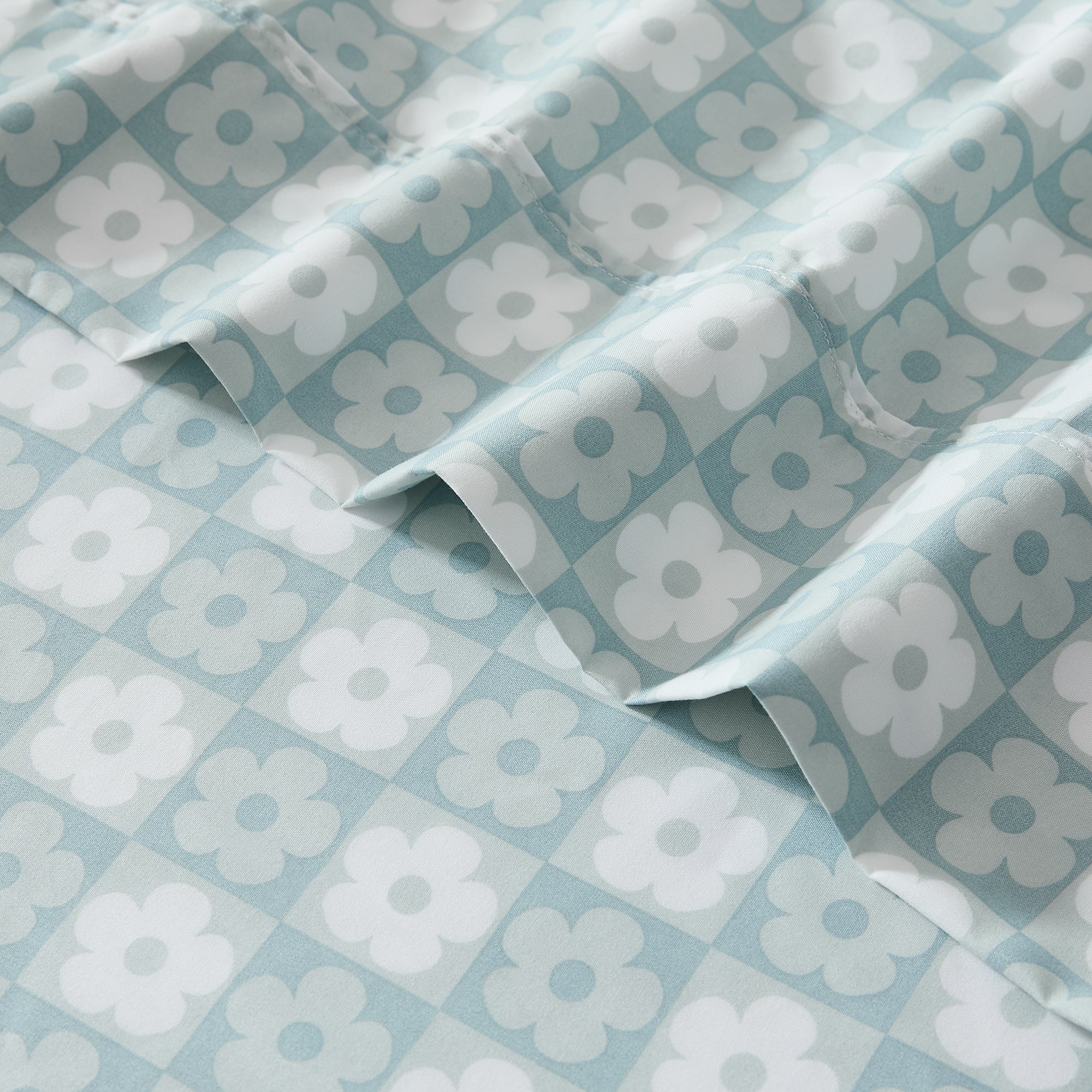 Daisy Checkered Sheet Set - Soft & Breathable 100% Cotton Bed Sheets for Queen Size Bed - Perfect for Spring & Summer Bedding, Home Decor, and Guest Room Essentials