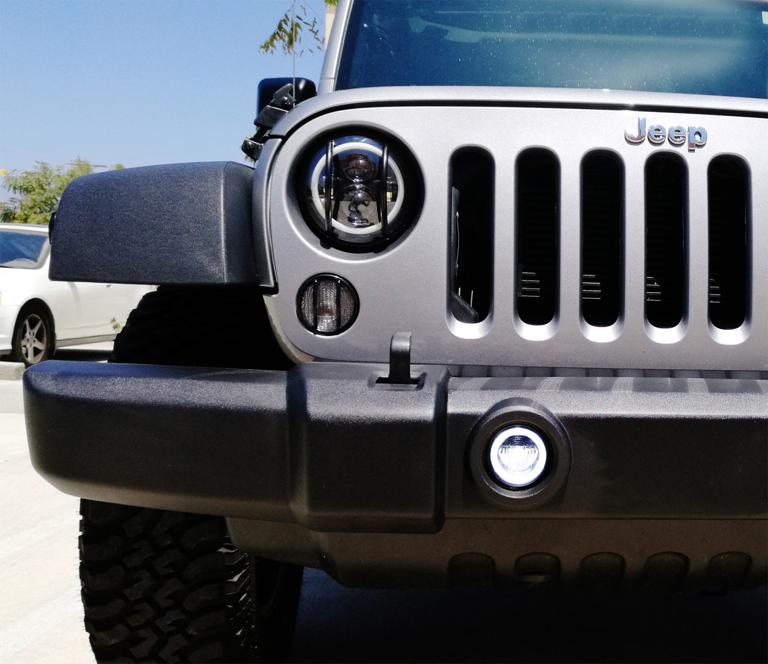 20W CREE LED Halo Ring Daytime Running Lights & Fog Lamps for Jeep Dodge Chrysler - Durable Off-Road Lighting for Trucks & SUVs