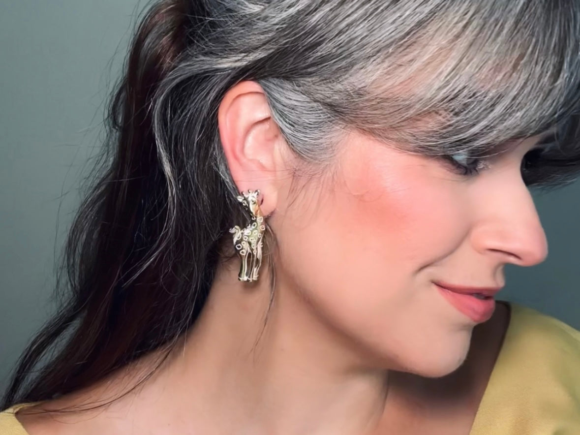Vintage Giraffe Earrings - White & Gold Pierced Post Earrings with Movable Head - Convertible Stud to Dangle Earrings - Perfect Animal Lover Gift for Women - Ideal for Casual Wear, Date Nights & Special Occasions