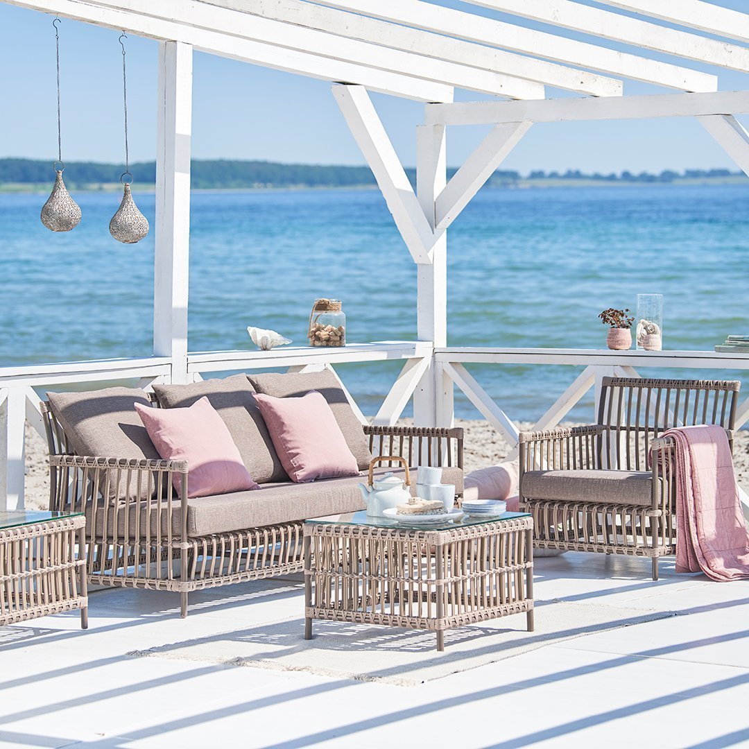 Caroline Outdoor Side Table - Weather-Resistant Patio End Table for Garden, Poolside & Balcony - Perfect for Drinks, Books & Decor