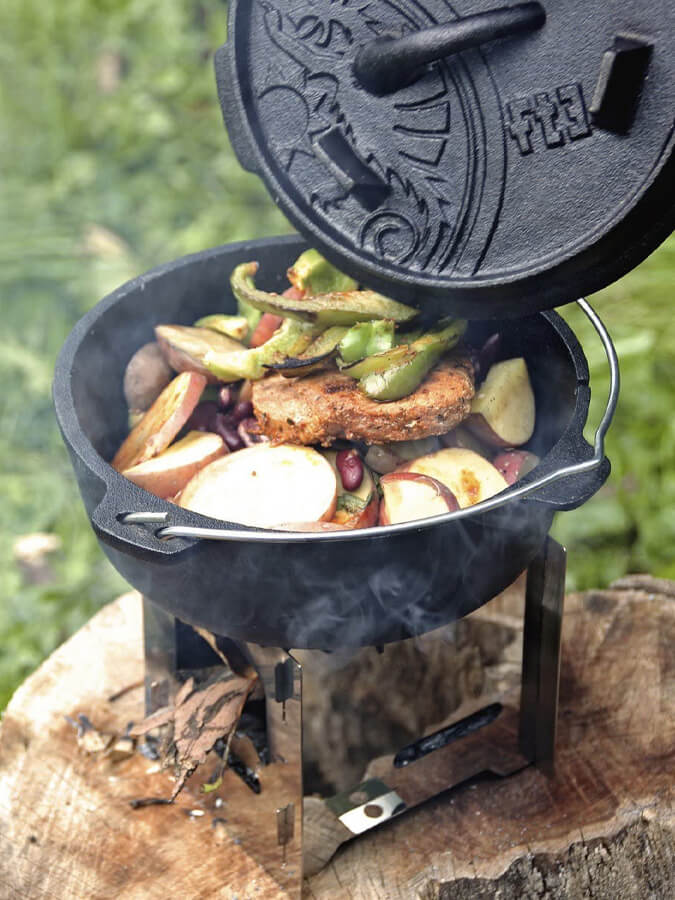 Petromax Dutch Oven Cast Iron Cookware - 6 Quart Enameled Camping & Outdoor Cooking Pot for Baking, Stewing & Braising - Perfect for Campfires, Backpacking & Home Kitchen Use