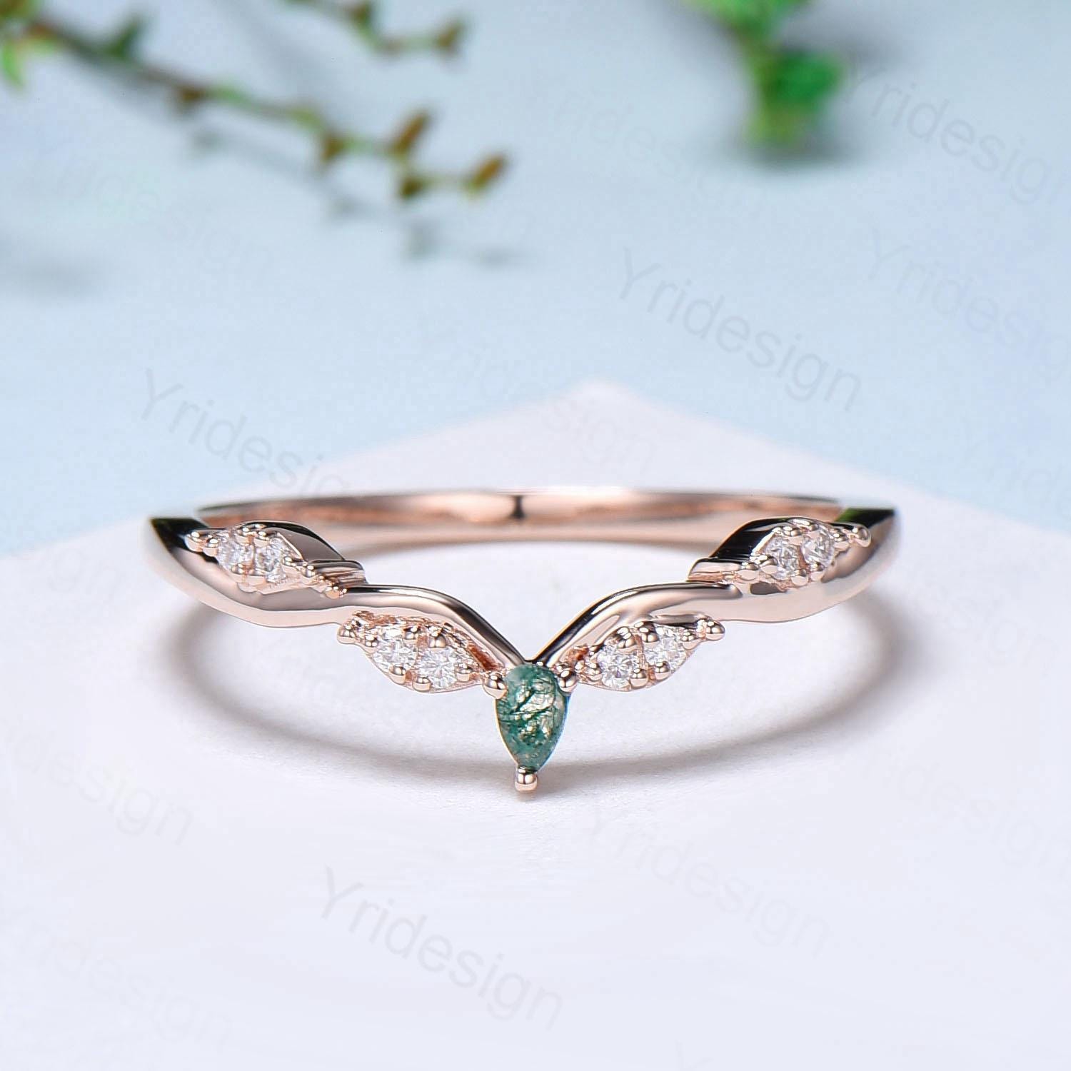 14K Rose Gold Curved Moss Agate Wedding Band with Moissanite Diamonds - Teardrop Green Agate Stacking Ring for Women, Anniversary Gift, Perfect for Bridal Jewelry & Special Occasions