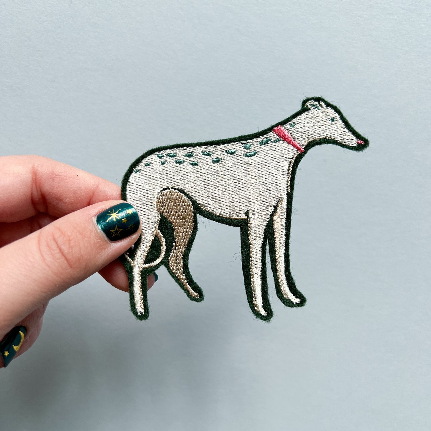 Bryony Moss Silver Hound Patch - Vintage Style Iron-On Embroidered Patch for Jackets, Bags & DIY Crafts - Perfect for Bikers, Fashion Enthusiasts & Custom Clothing Projects