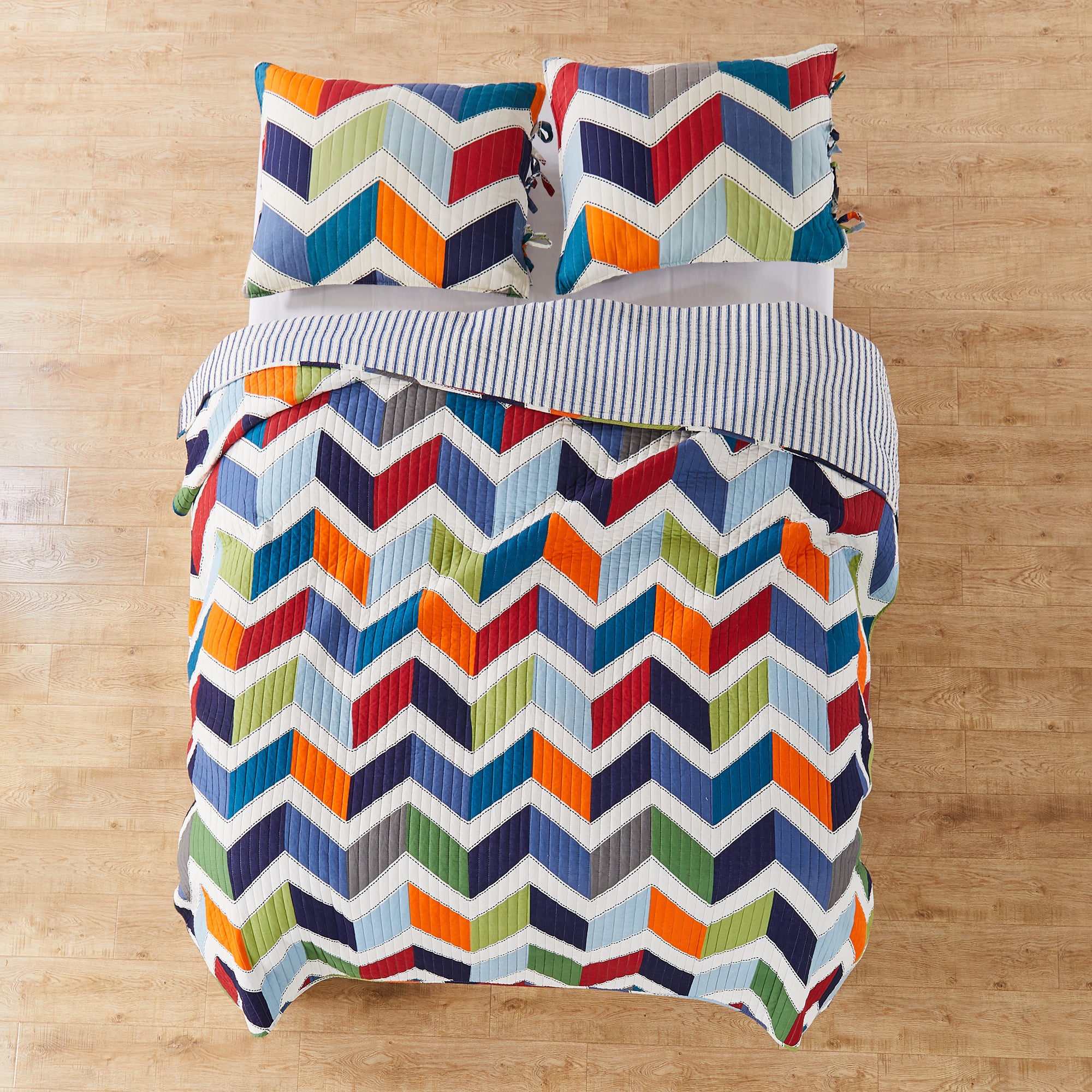 Premium Dominik Quilt Set - Soft & Breathable Bedding Collection - Queen Size Comforter with Matching Pillow Shams - Perfect for Cozy Bedrooms & Guest Rooms