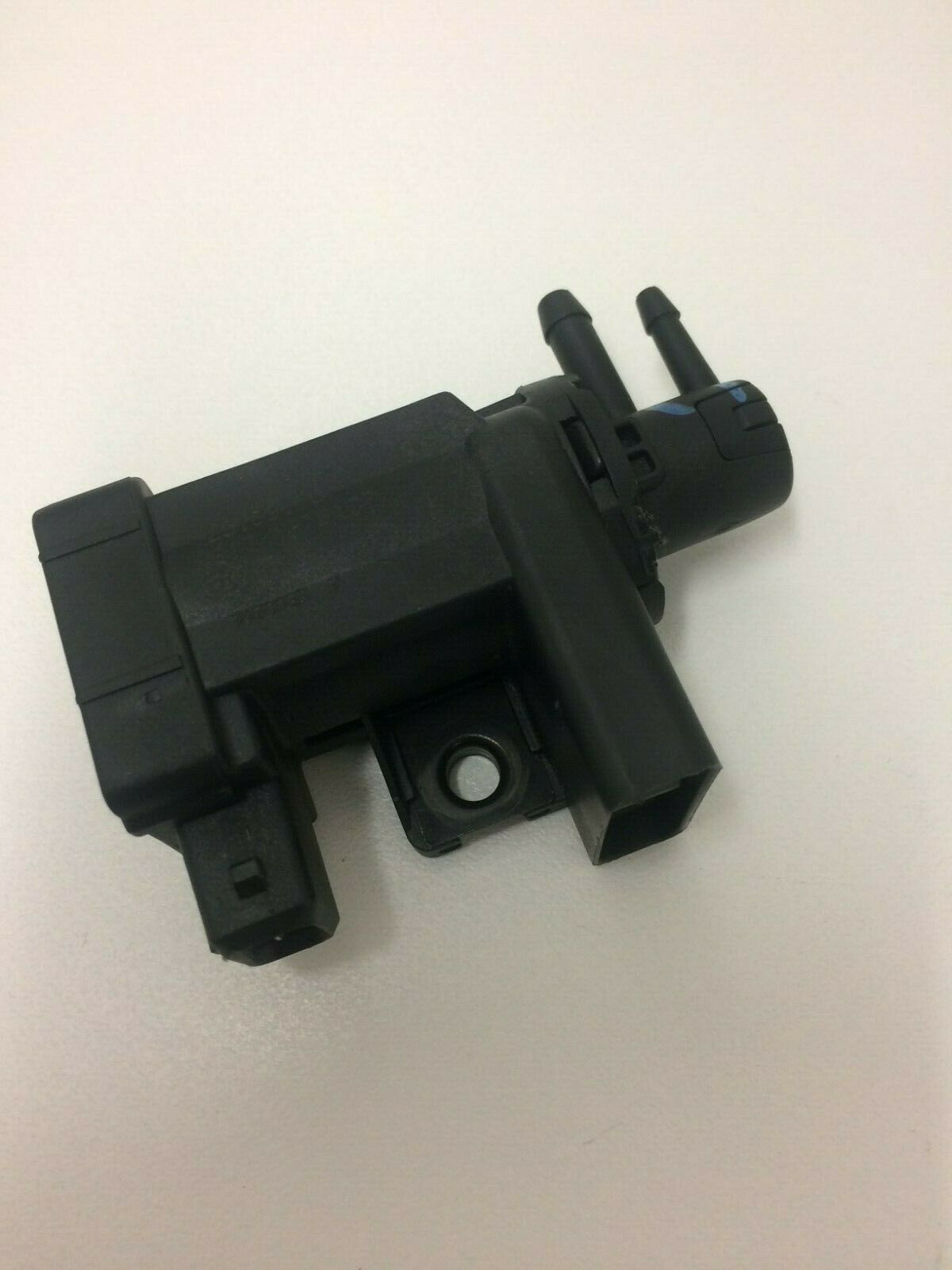 Genuine Holden Cruze & Captiva Diesel Air Bypass Regulator Solenoid Valve - Replacement Part for Improved Engine Performance & Fuel Efficiency