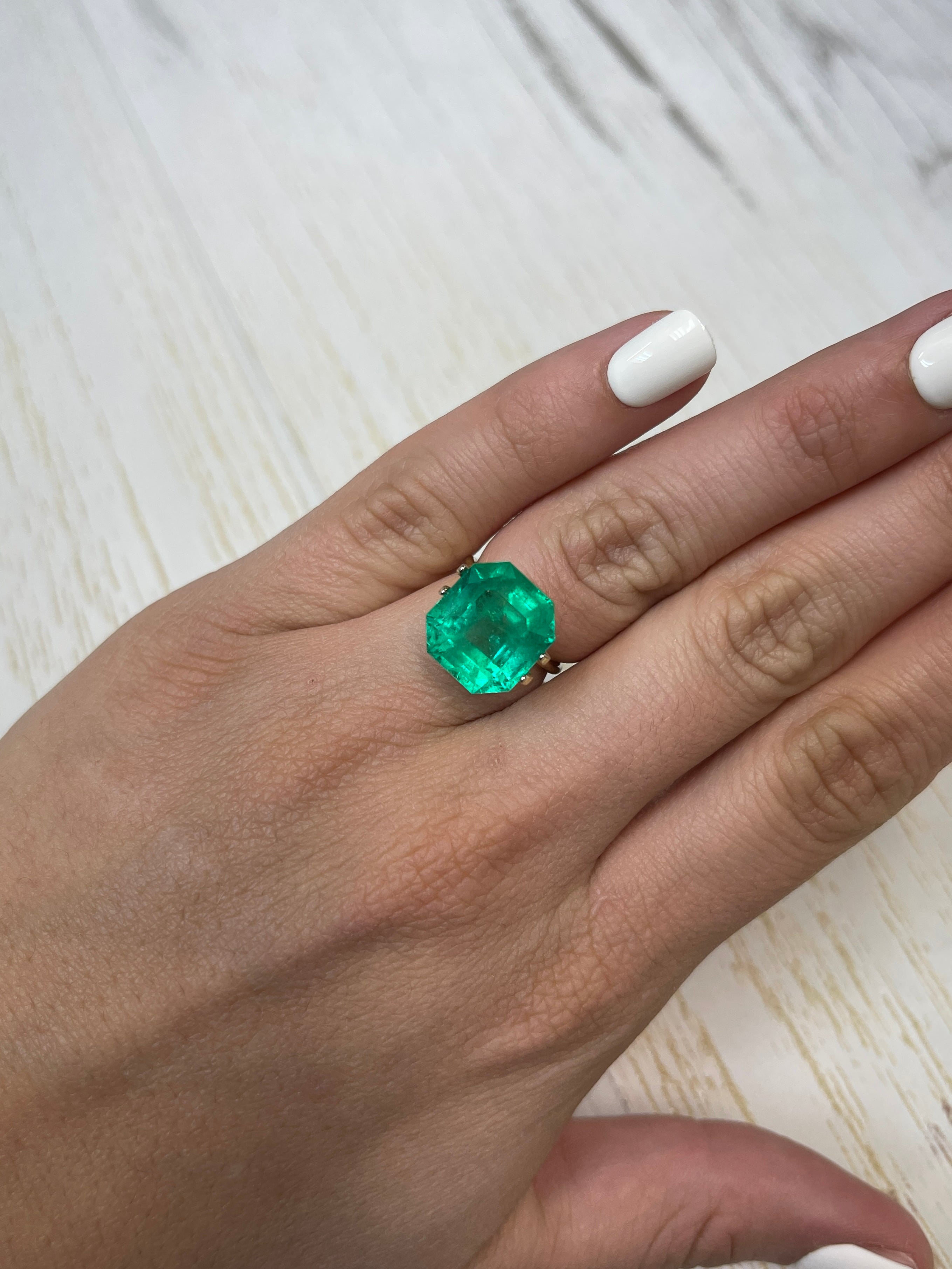 10.09 Carat GIA Certified Vivid Muzo Colombian Emerald - Loose Asscher Cut Gemstone 14x13mm for Jewelry Making & Engagement Rings