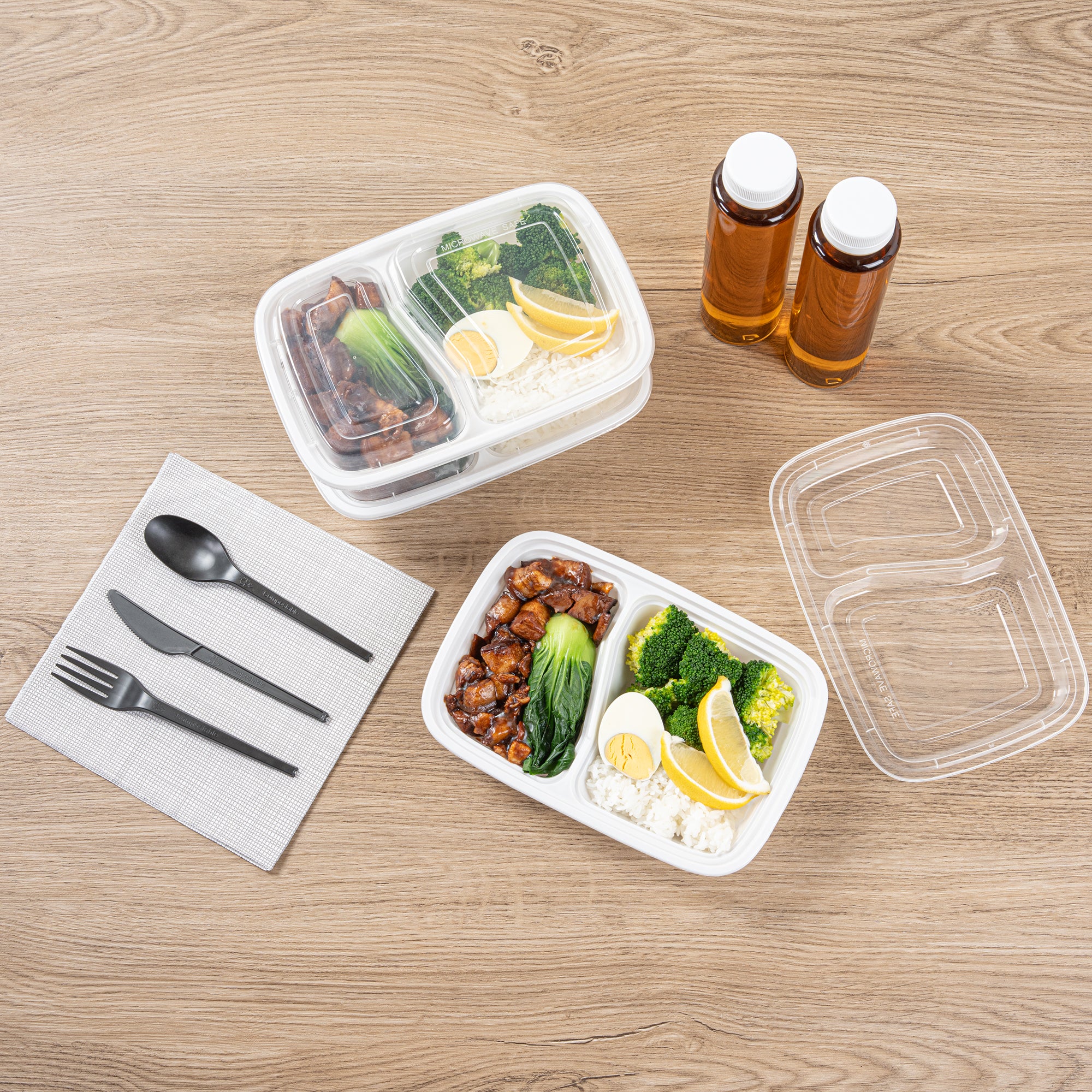 32 oz White Plastic 2-Compartment Food Storage Containers with Clear Lids - Microwave Safe (8.75