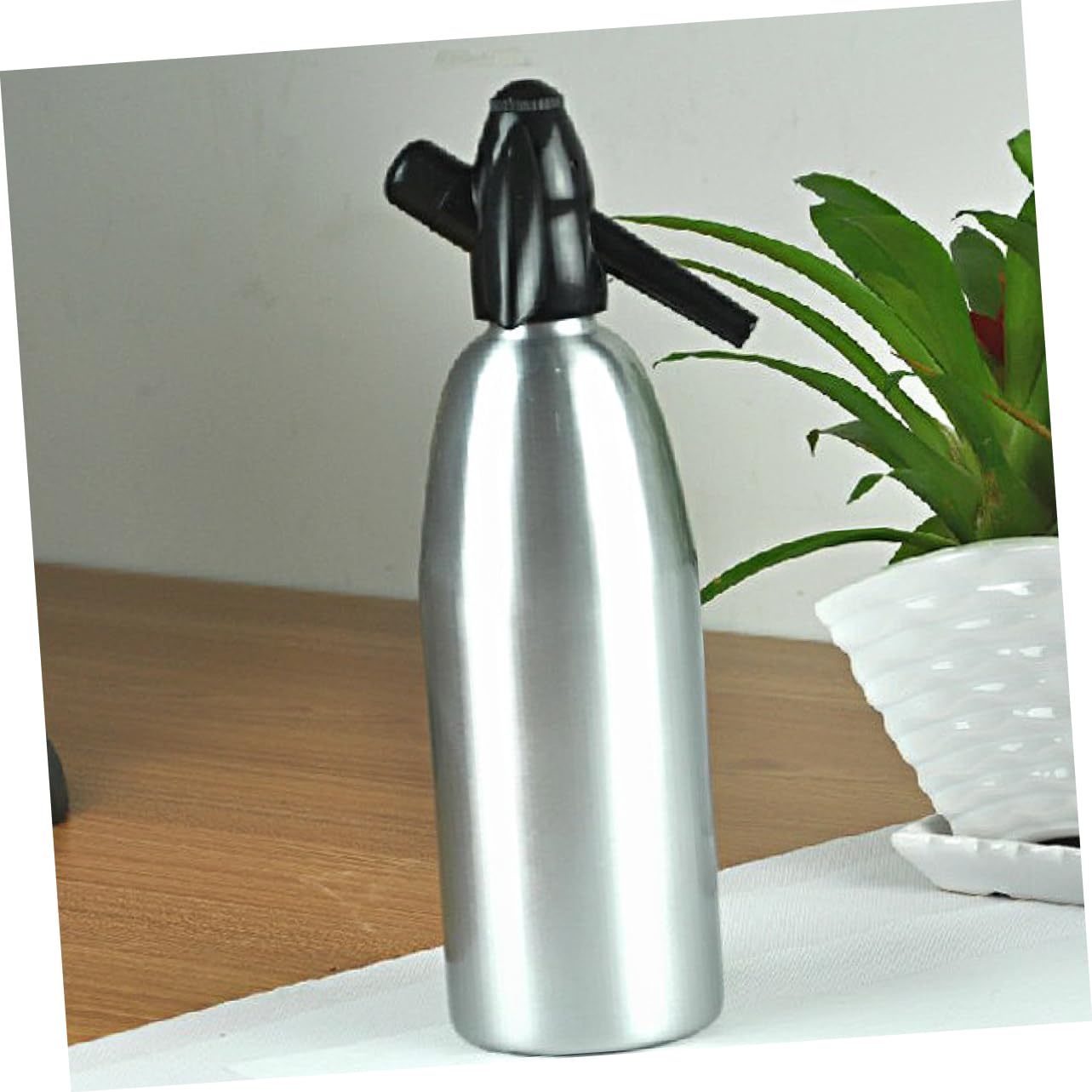 Stainless Steel Soda Siphon - 1000ml Sparkling Water Dispenser for Cocktails, Seltzer & Carbonated Drinks | Durable & Safe Soda Maker for Home Bar, Parties & Kitchen Use
