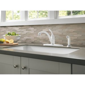 Delta Collins Single-Handle Kitchen Faucet with Pull-Down Sprayer in Stainless Steel Finish - Perfect for Modern Kitchens & Easy Dishwashing (Model 440-SS-DST)