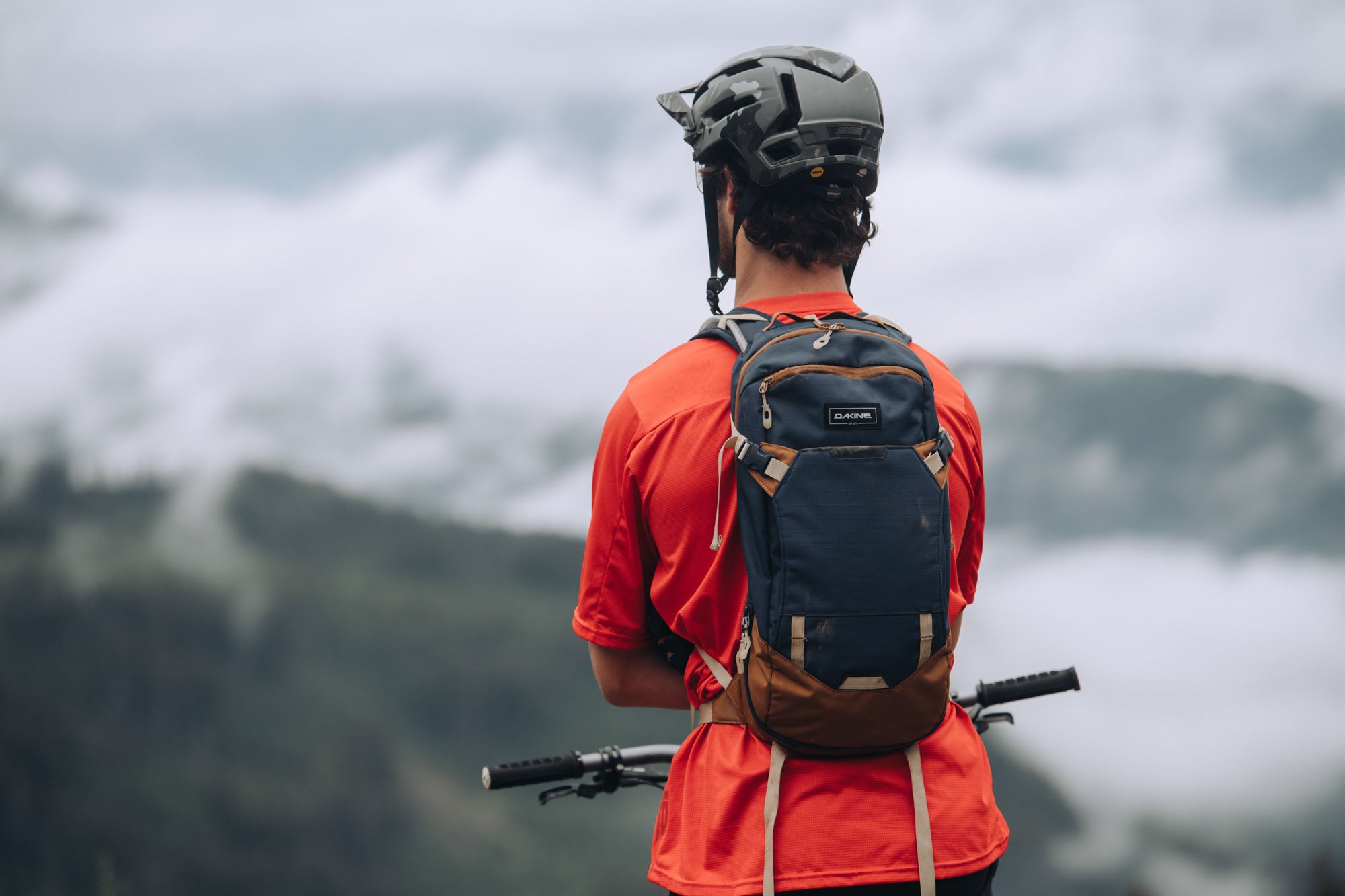 10L Hydration Backpack for Cycling - Lightweight Water Bladder Bicycle Pack with Insulated Tube - Perfect for Mountain Biking, Hiking & Outdoor Sports