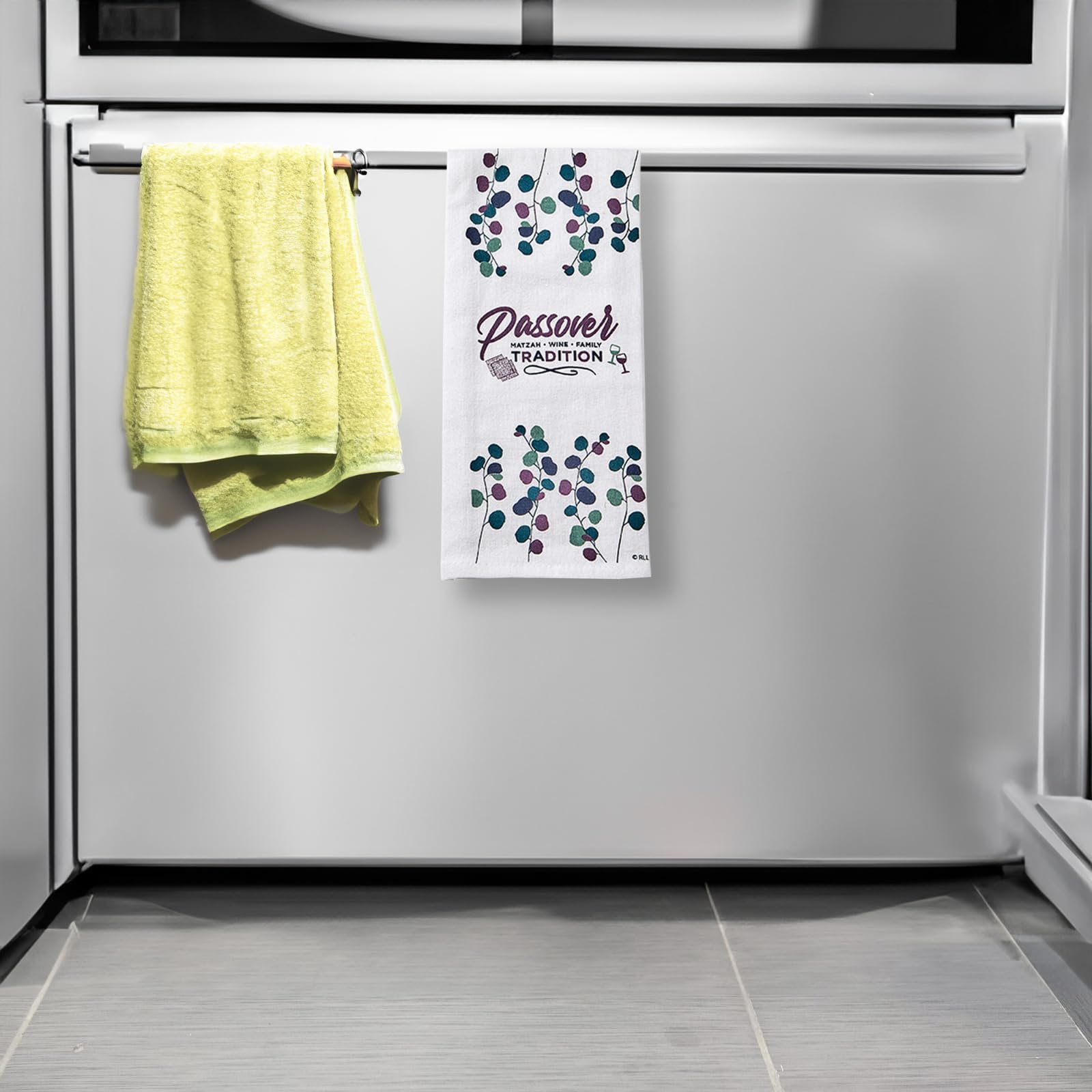 Rite Lite Passover Hostess Gift - Stylish & Elegant Hand Towel for Jewish Holiday Party & Pesach Seder | Kitchen Table Decor & Spring Blossoms Design | Perfect for Home Entertaining & Holiday Gatherings