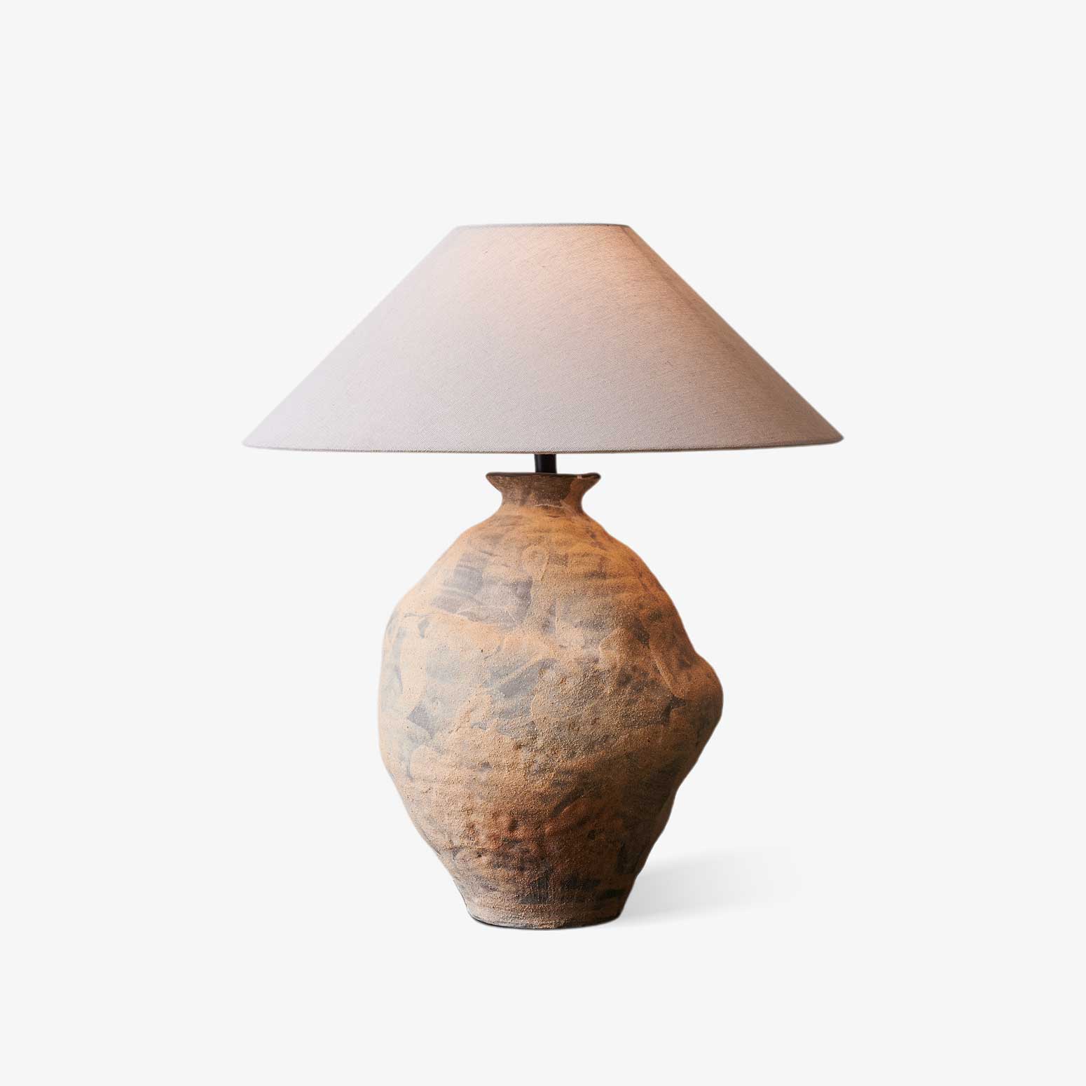 Duna Sculpted Clay Table Lamp - Handmade Ceramic Bedside Light for Living Room, Bedroom & Office Decor - Perfect for Cozy Ambiance & Modern Interior Design