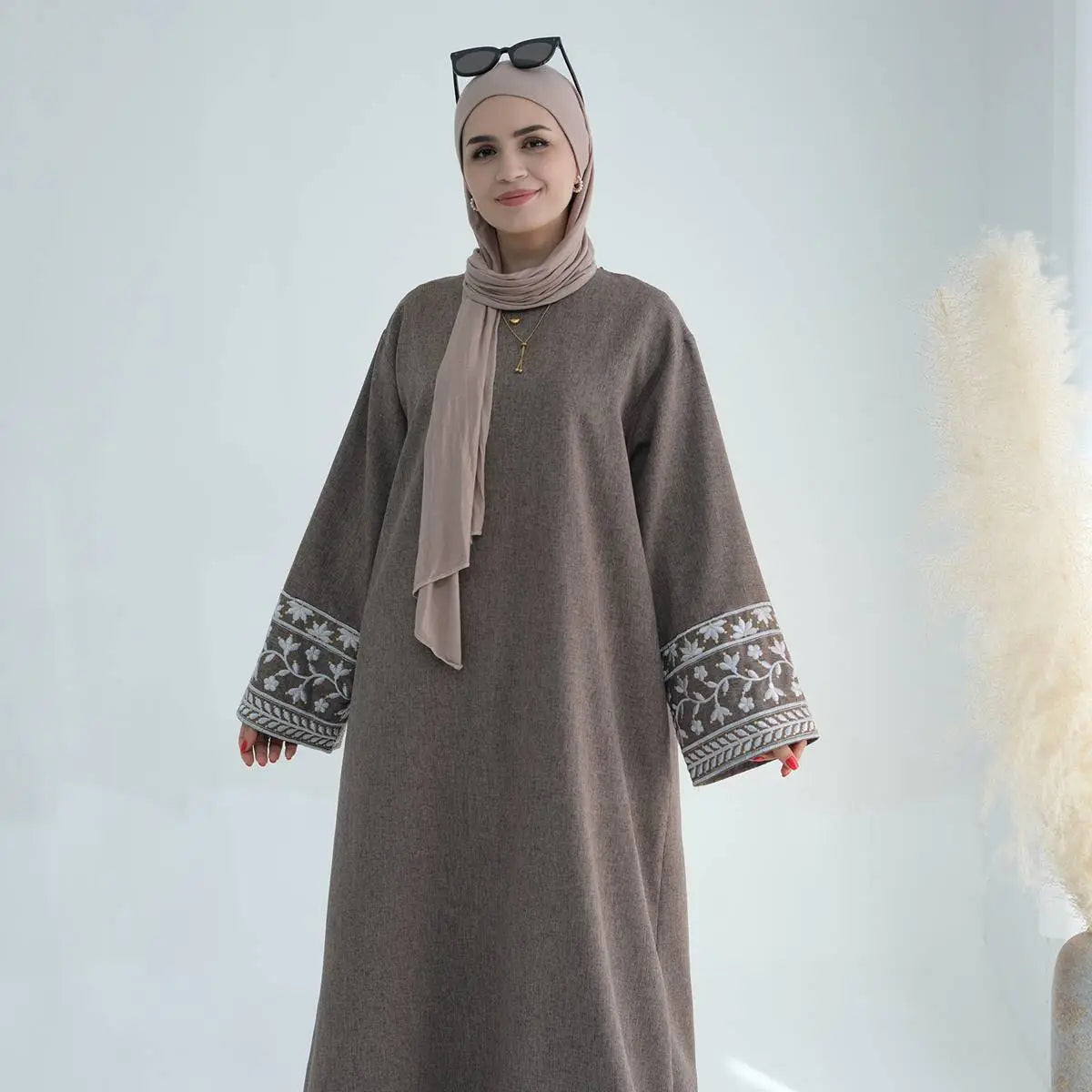 Elegant Muslim Women's Embroidery Sleeve Abaya Dress - Modest Islamic Prayer Dress for Mosque, Eid & Special Occasions