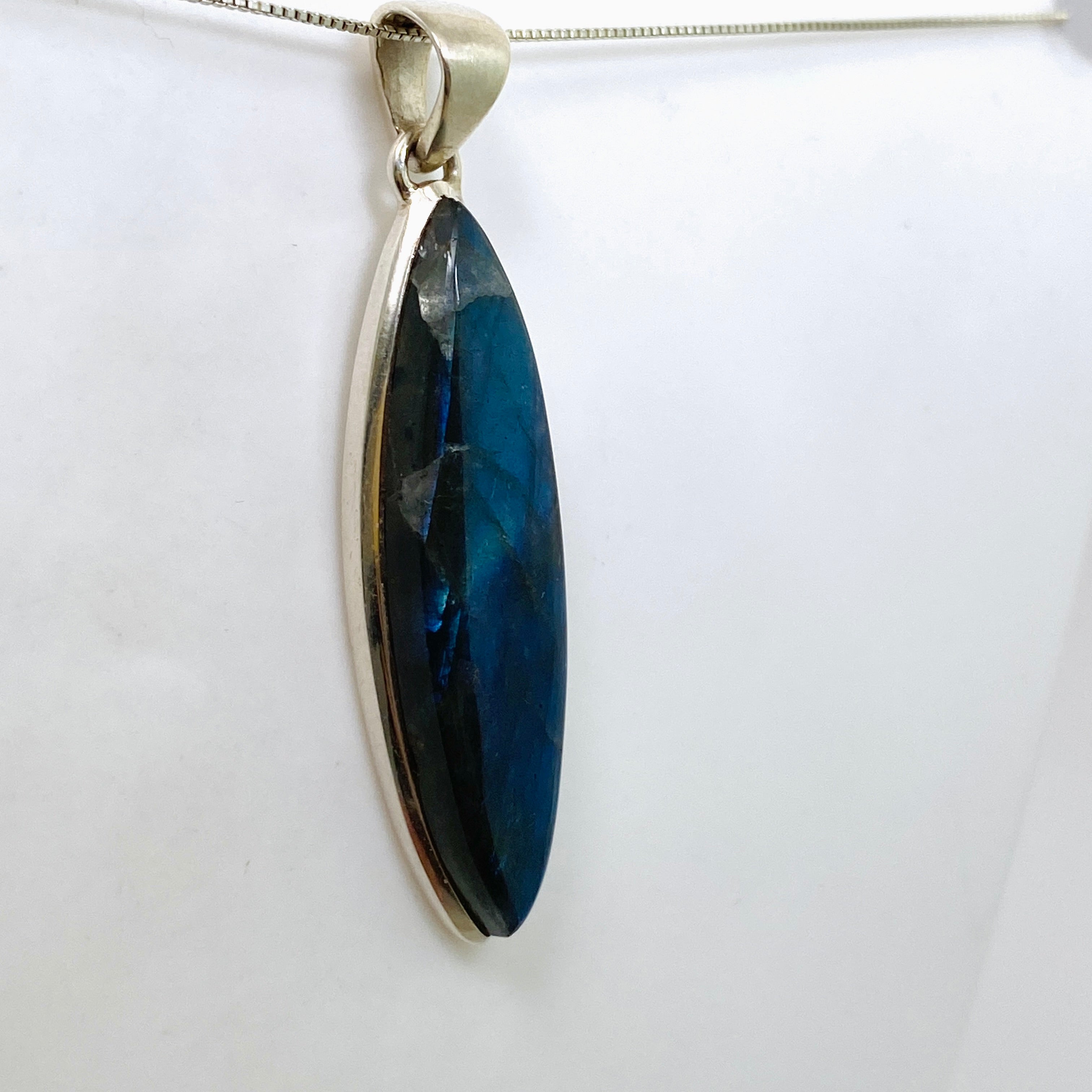 Natural Labradorite Marquise Cabochon Pendant Necklace - PPGJ1054 | Healing Crystal Jewelry for Meditation & Energy Work