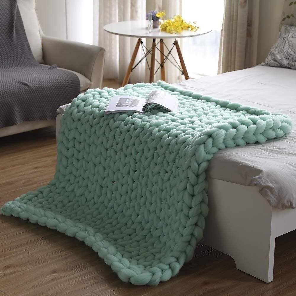 Chunky Knit Throw Blanket - Extra Large 80x80cm Handwoven Cable Knit Blanket for Bed, Sofa & Yoga | Soft Bulky Knitted Home Decor in White | Perfect for Living Room, Bedroom & Meditation