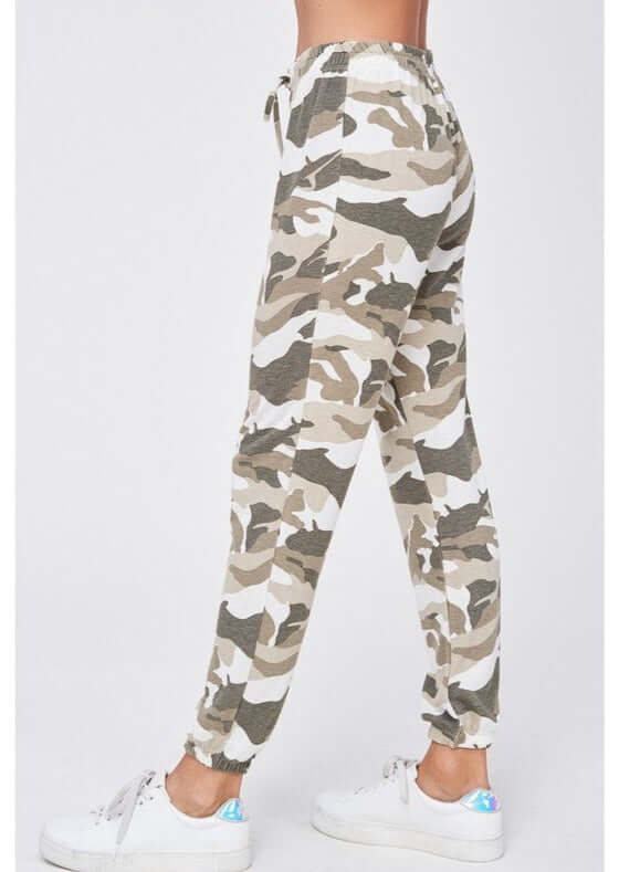 Cozy Camo Loungewear Set for Women - Soft Fleece Hoodie & Joggers Pants, Comfortable Winter Outfit - Perfect for Home, Lounge, and Travel (Final Sale)