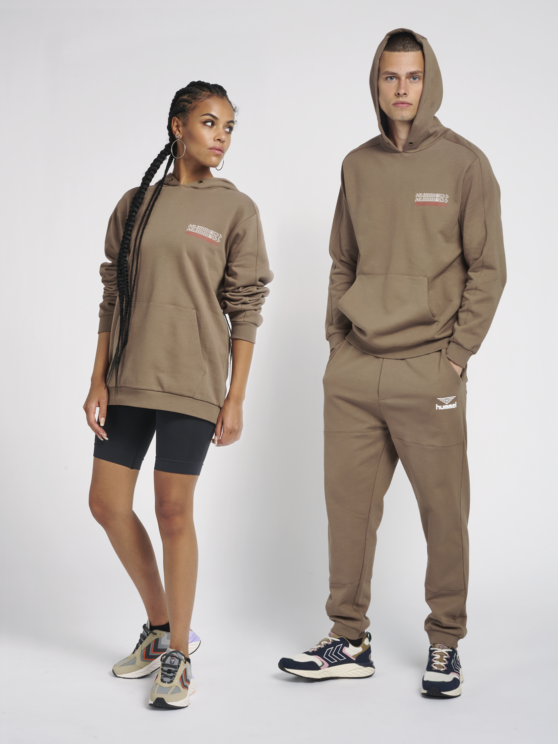 Hummel HMLDENNIS Hoodie for Men - Soft Cotton Pullover Sweatshirt with Kangaroo Pocket | Walnut Brown | Casual Streetwear & Loungewear | Perfect for Gym, Travel, and Everyday Wear