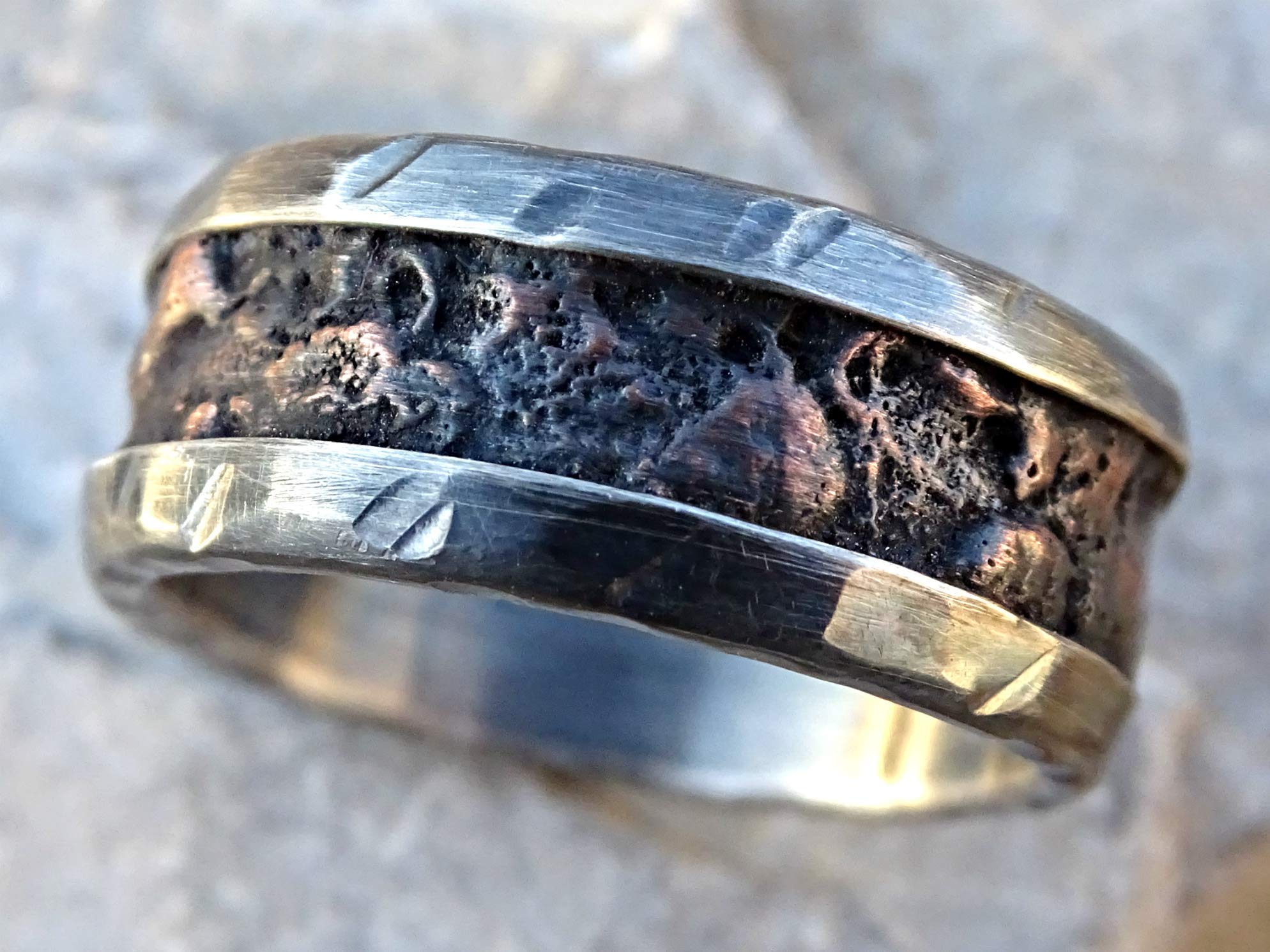 Cool Men's Copper Silver Viking Wedding Band - Rugged Wood Grain Engagement Ring for Him - Perfect for Outdoor Adventures and Special Occasions