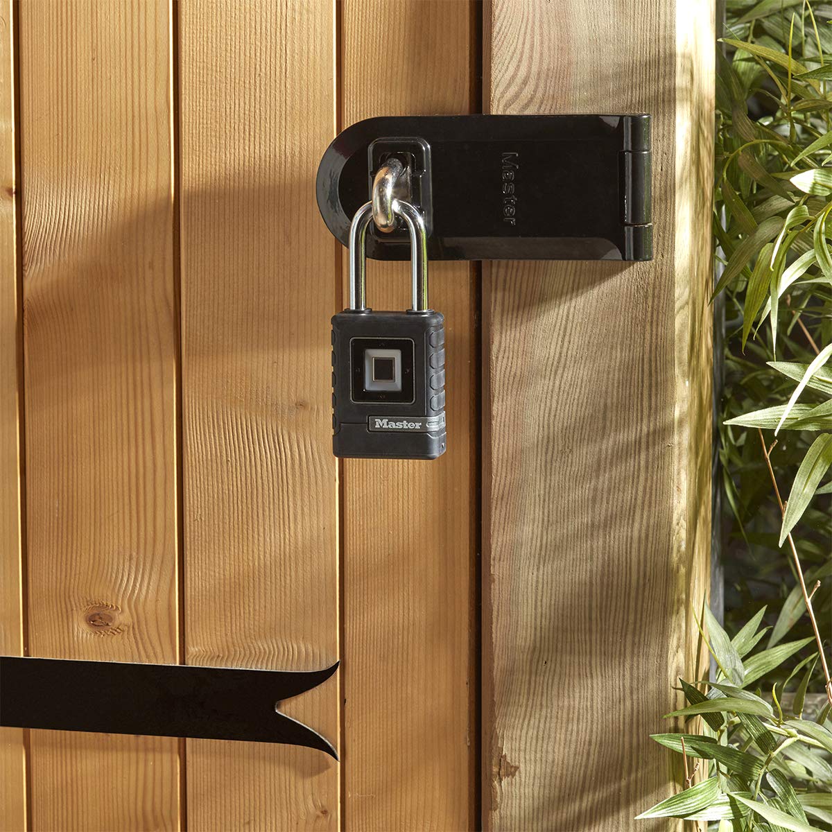 MASTER LOCK Heavy Duty Biometric Padlock - Weatherproof Fingerprint & Keypad Lock with Long Shackle (4901EURDLHCC) - Secure Storage for Outdoor Gates, Lockers, Toolboxes & Sheds