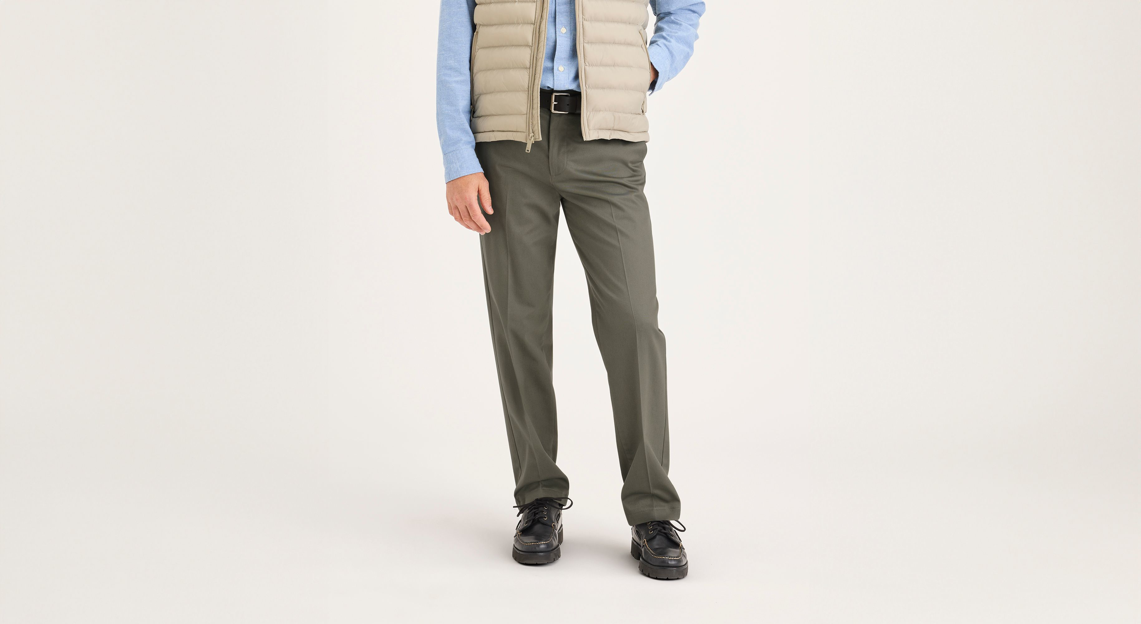 Signature Iron-Free Khakis for Men - Straight Fit Comfort Pants with Stain Defender® Technology | Office Wear & Casual Chinos for Business Professionals
