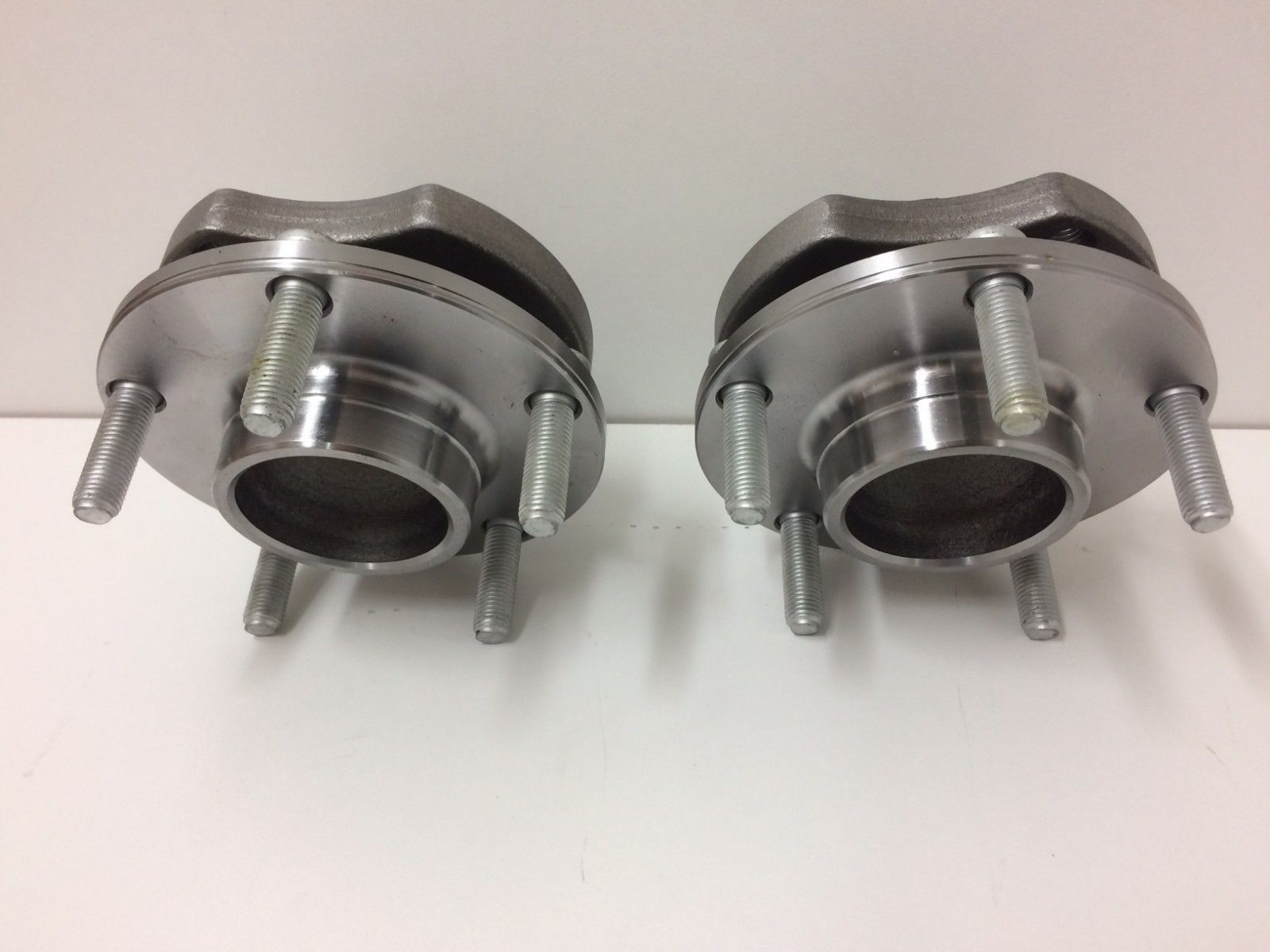 Holden Commodore VTS2 VX VY VZ Front Wheel Hub and Bearing Assembly Pair - Replacement for Front Wheel Bearing & Hub, Perfect for DIY Car Repair & Maintenance