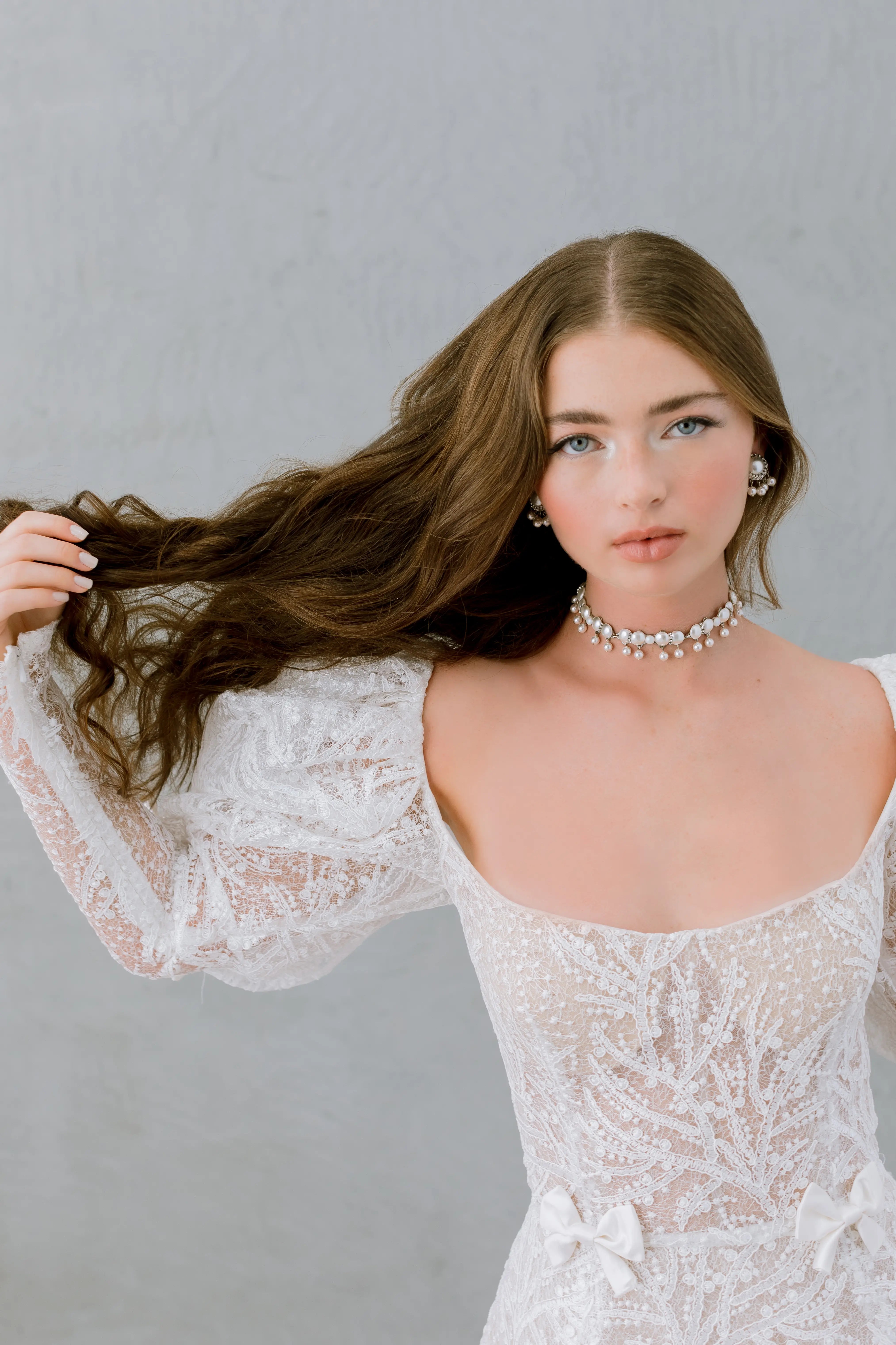 Elegant Glamour Choker Necklace for Women - Stylish Gothic Lace Choker Collar for Parties, Weddings & Evening Events