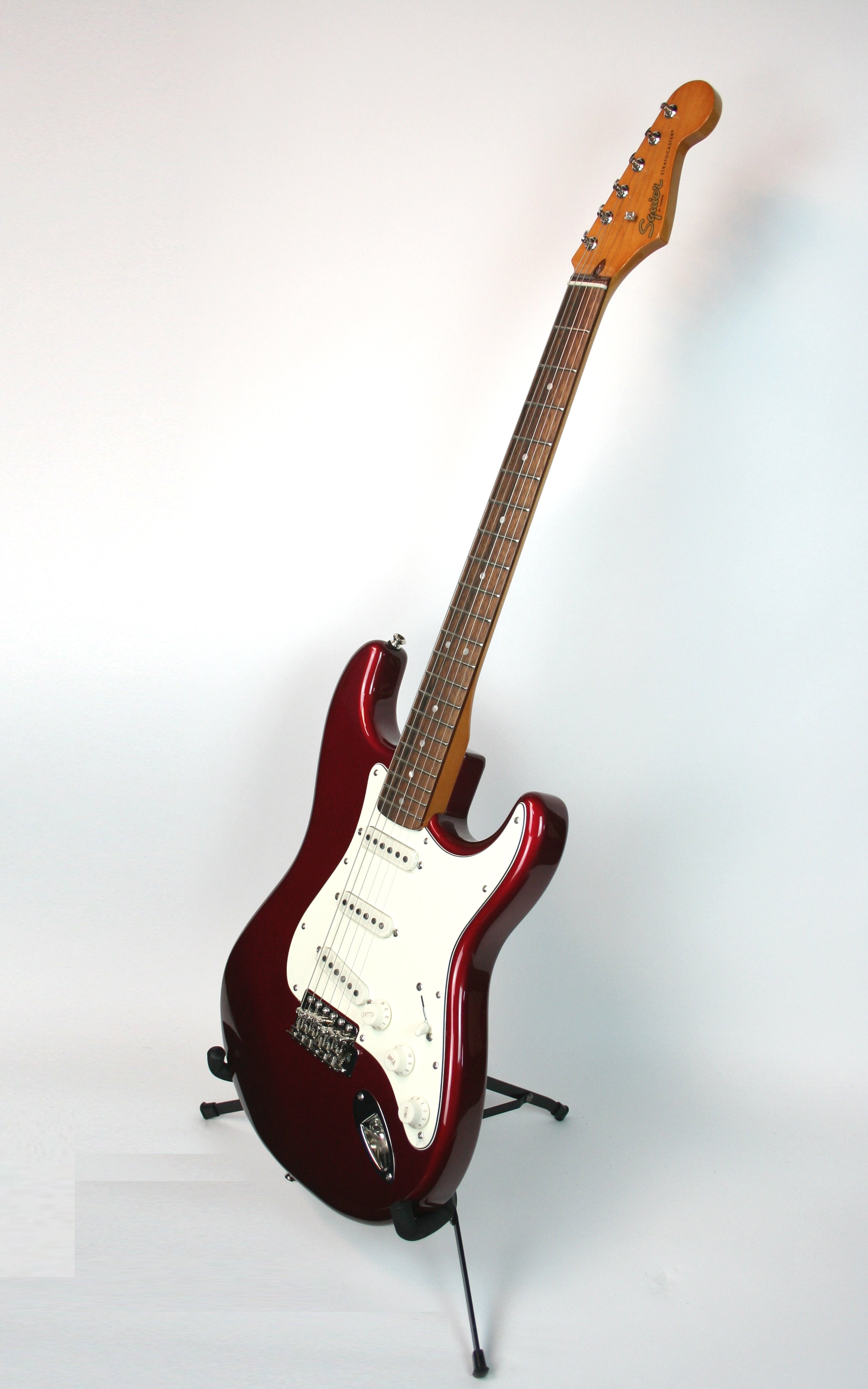 Squier Classic Vibe '60s Stratocaster Electric Guitar - Candy Apple Red Finish | Vintage-Inspired Design for Rock, Blues & Stage Performance