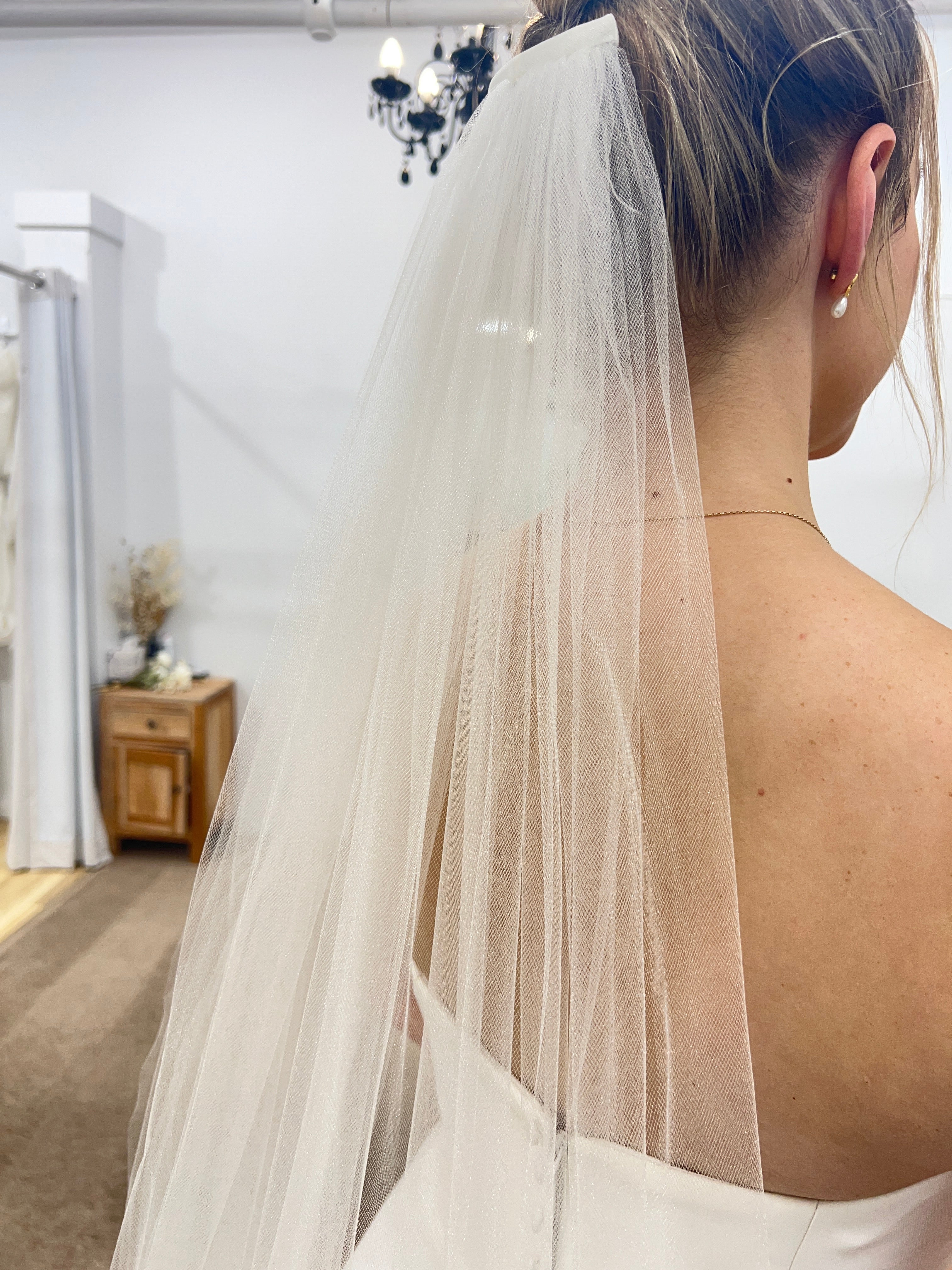 Elegant Glitter Tulle Raw Edge Wedding Veil - Perfect for Bridal Ceremonies, Photos & Special Occasions