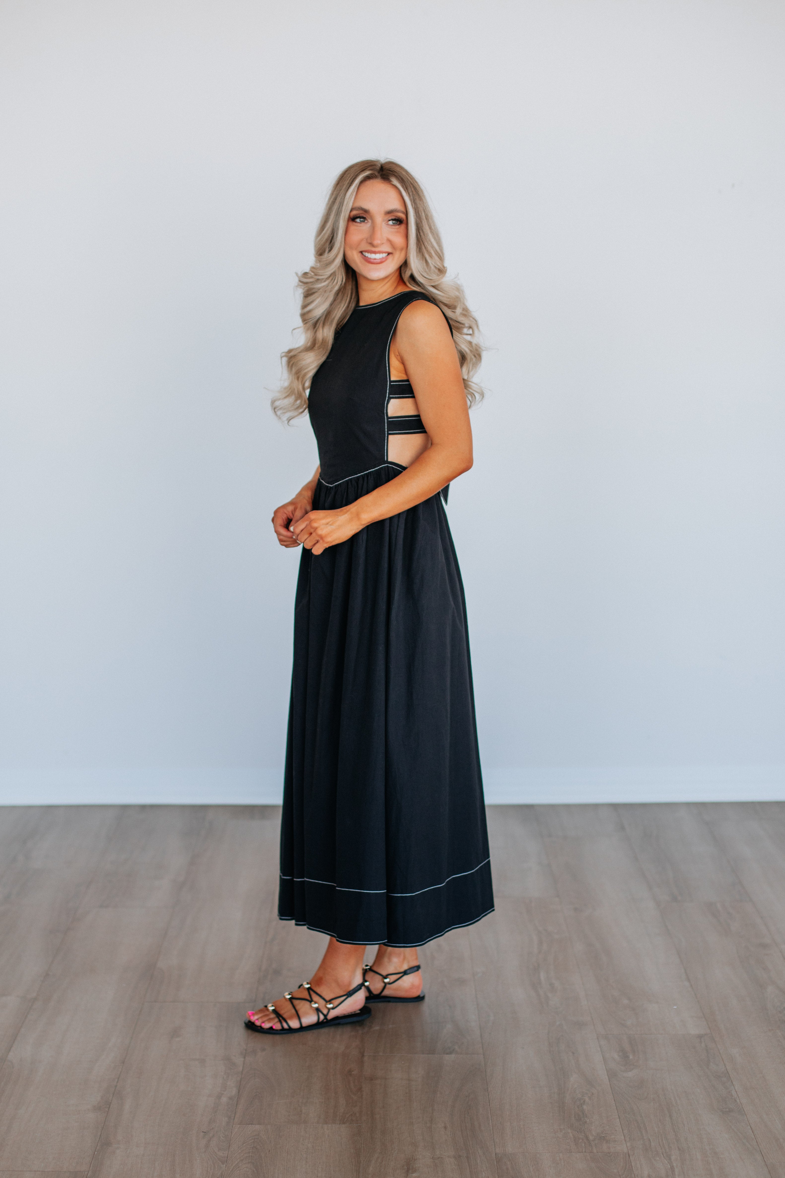 Alicyn Women's Black Dress - Elegant & Comfortable for Parties, Weddings & Evening Events