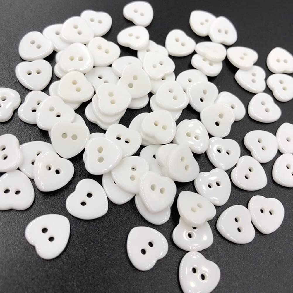 AKOAK 100 Pcs 2 Hole White Heart Resin Buttons for DIY Crafts, Sewing, Scrapbooking & Clothing Decoration - Perfect for Handmade Cards, Garment Embellishments and Craft Projects