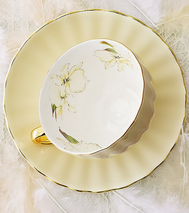 Elegant British Tea Cups Set - Royal Bone China Porcelain Afternoon Tea Cups with Saucers, Premium Ceramic Coffee Cups for English Tea Party, Bridal Shower & Luxury Gift Giving