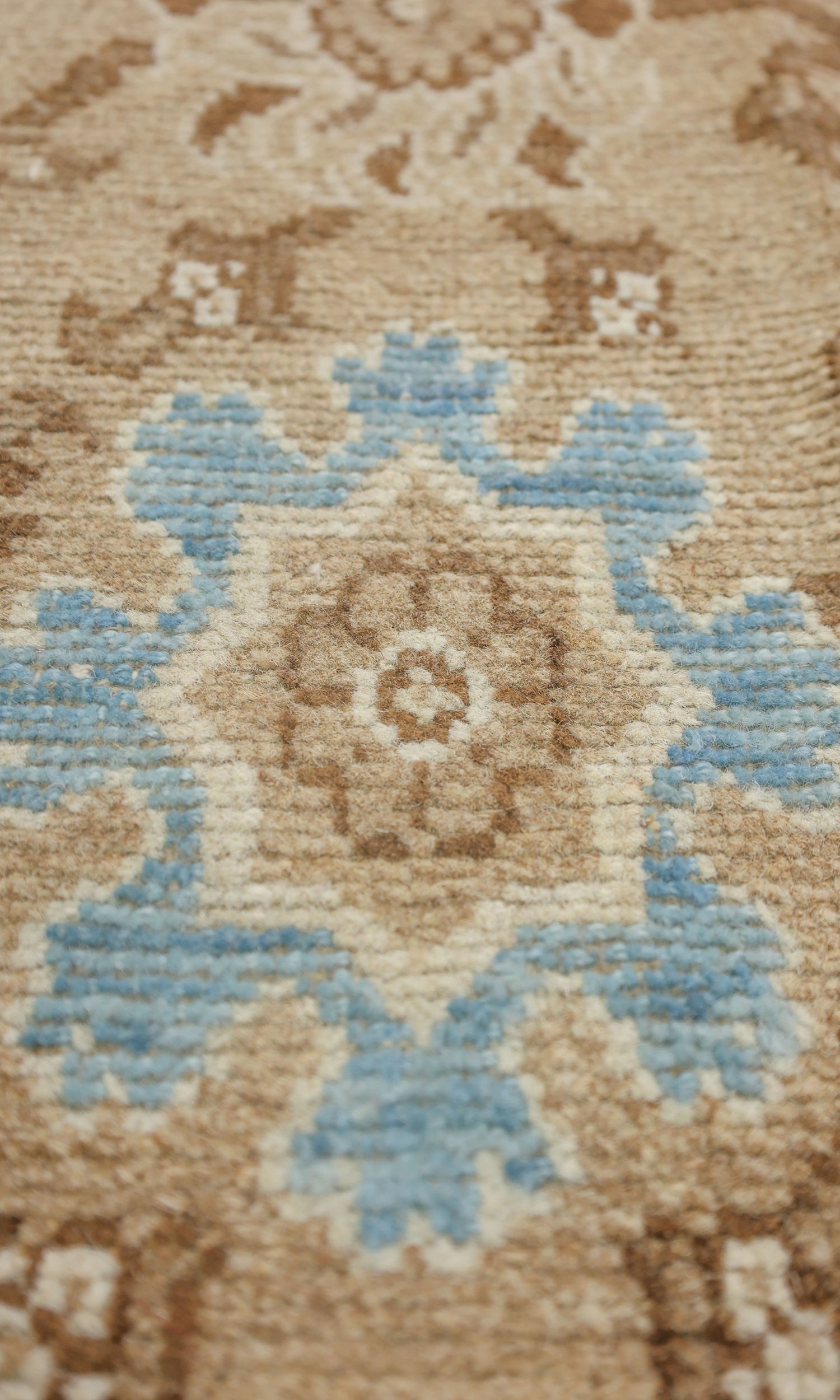 Antique Agra Handwoven Traditional Rug - Premium Handmade Indian Carpet for Living Room, Bedroom & Home Decor - J72377