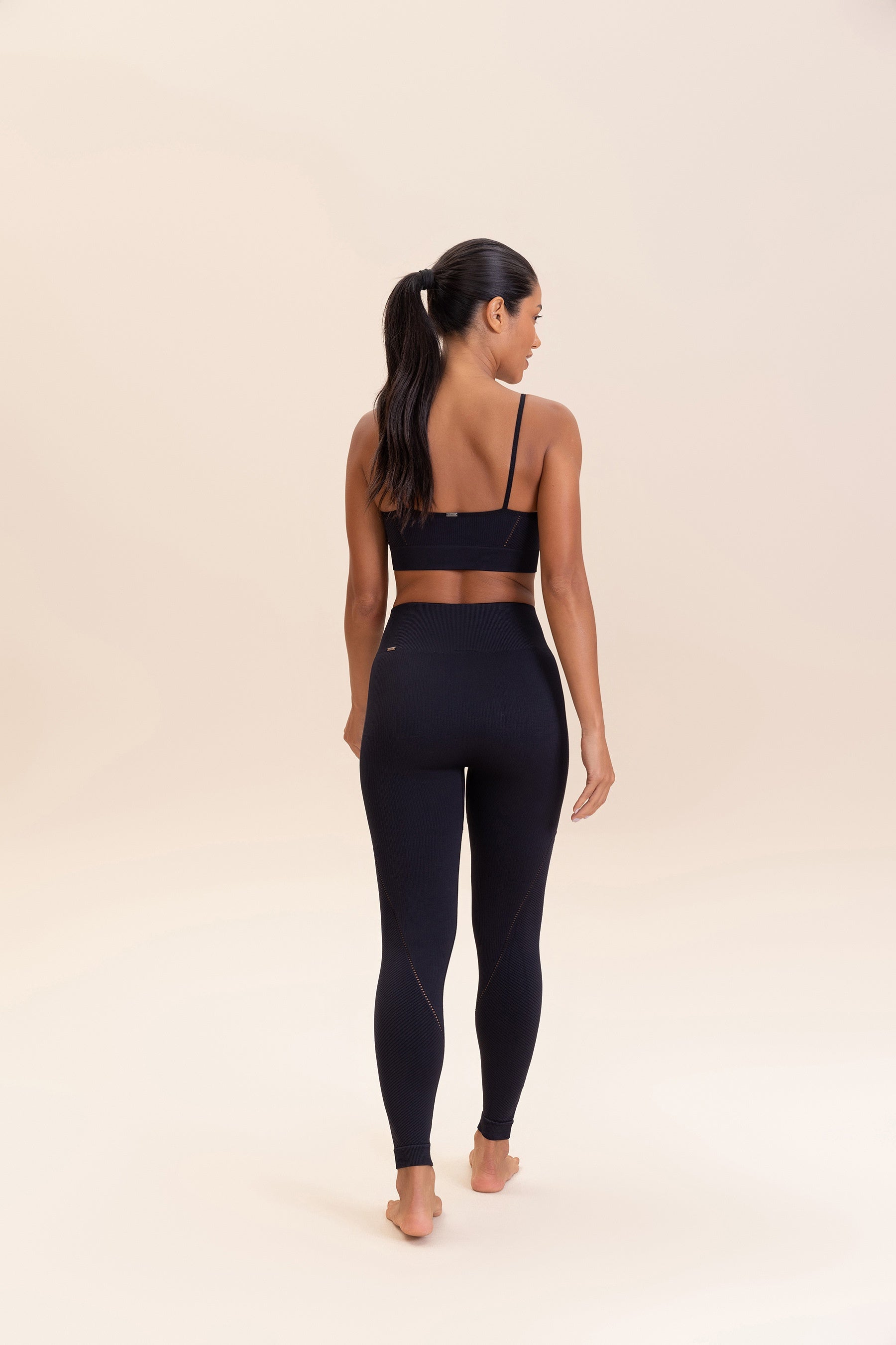 Float Seamless Sports Bra for Women - High Support Workout Bra - Yoga, Running, Gym & Activewear - Comfortable & Breathable Fitness Top