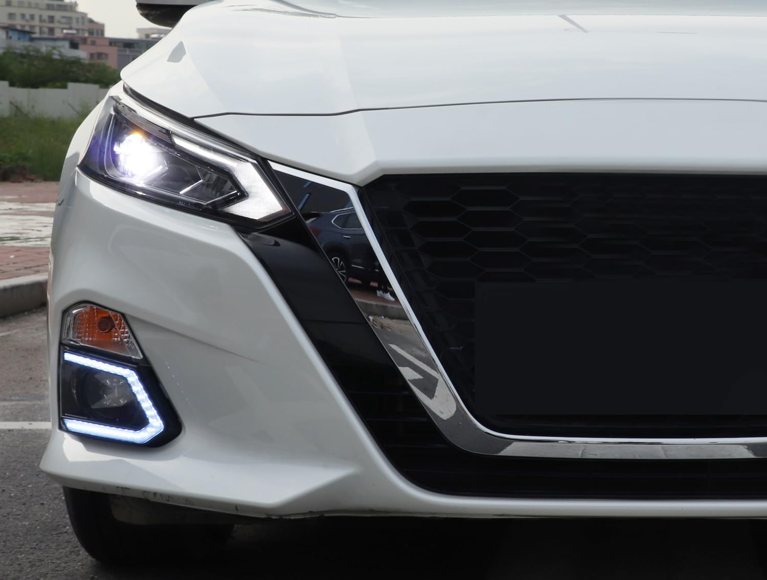 iJDMTOY OEM-Fit White/Amber Switchback LED Daytime Running Light Kit for 2019-2022 Nissan Altima - White DRL & Amber Turn Signal - Upgrade Your Car's Style & Safety for Day & Night Driving