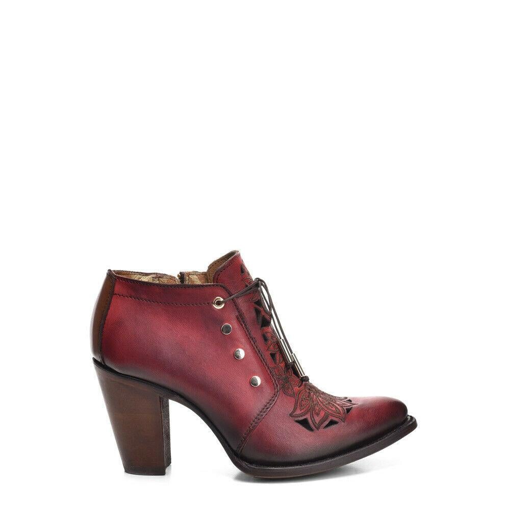 **Western Leather Ankle Boots for Women - Fashionable Cowgirl Boots with Comfortable Fit - Perfect for Rodeo, Country Music Festivals & Casual Outings**