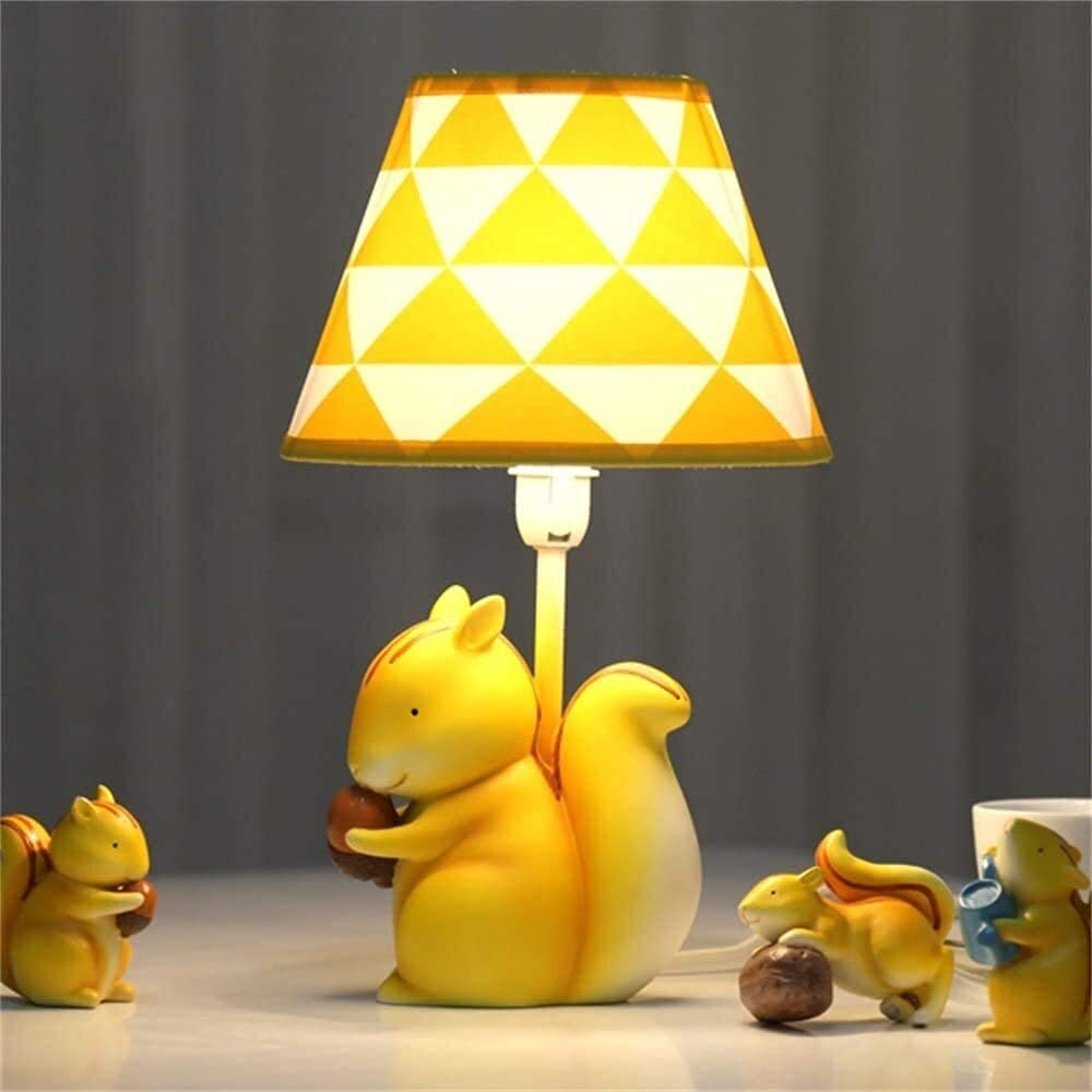 Cartoon LED Desk Lamp for Kids Room - Cute Eichhänchen Design Bedside Night Light for Boys & Girls - Perfect for Study, Reading and Bedroom Decor