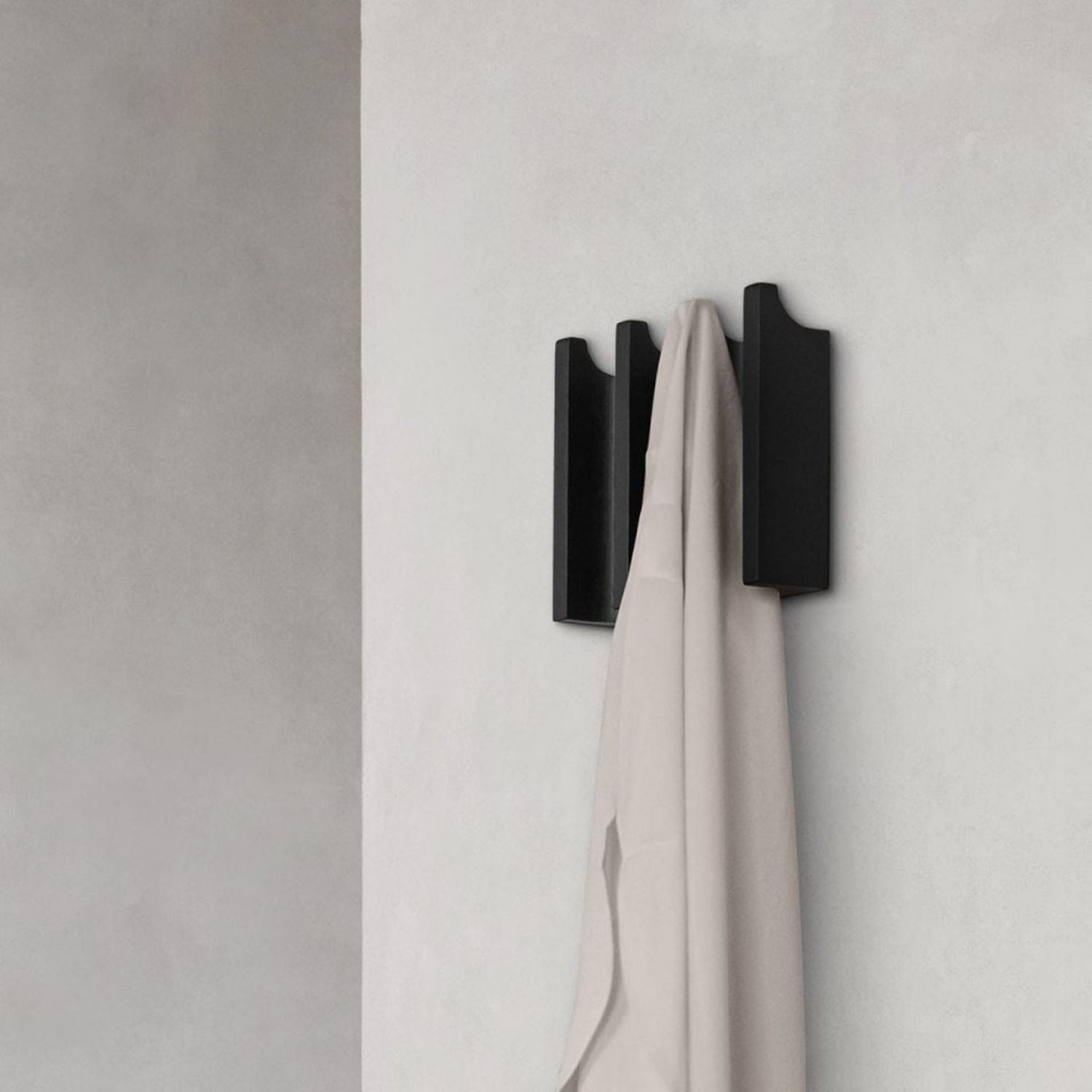 KRISTINA DAM STUDIO Modern Black Column Coat Rack - Stylish Entryway Organizer for Hats, Jackets & Accessories | Perfect for Hallway, Bedroom or Office Decor