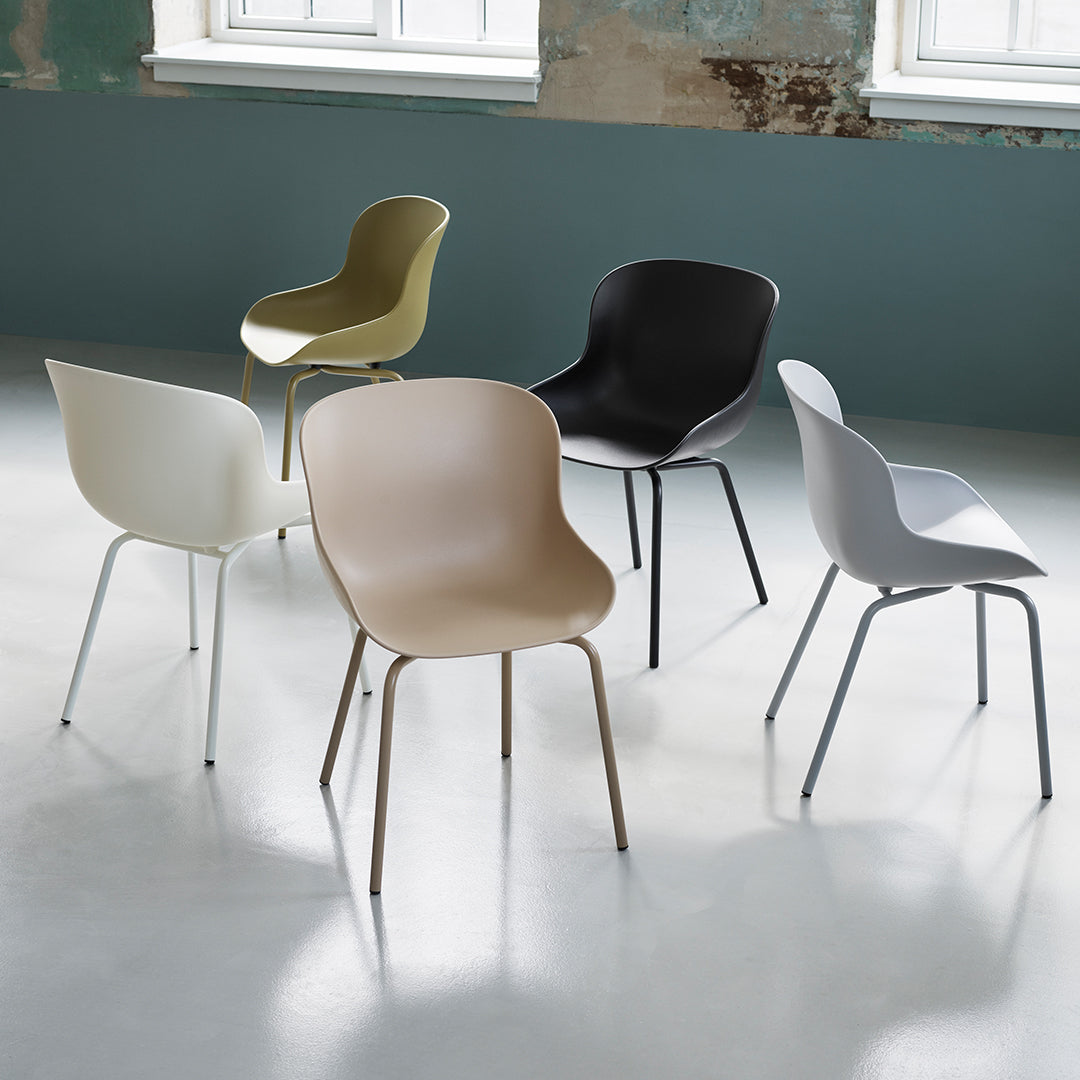 Stylish Hyg Side Chair with Sturdy Steel 4-Leg Design - Perfect for Dining Rooms, Kitchens, and Small Spaces