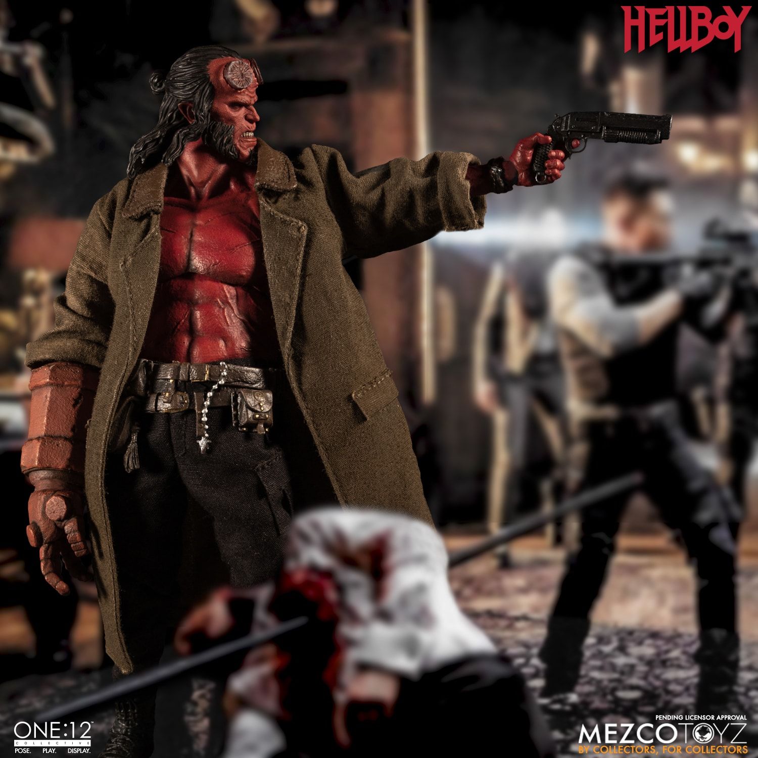 Mezco Toyz One:12 Collective Hellboy 1/12 Scale Action Figure (2019 Movie Version) - Premium Collectible Toy for Display, Photography & Comic Book Fans