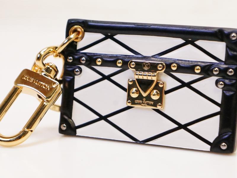 Authentic Pre-Owned Louis Vuitton Petite Malle Trunk Bag Charm Key Ring M00004 - Vintage White Leather Accessory for Handbags, Keys & Luxury Style