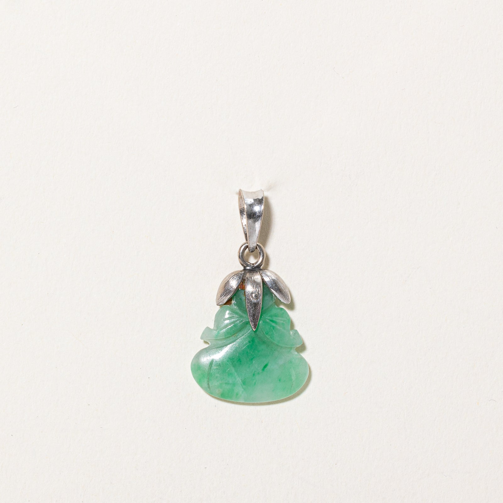 Exquisite 4.00ct Carved Jadeite Pendant Necklace - Natural Green Gemstone Jewelry for Women - Perfect for Weddings, Anniversaries & Special Occasions