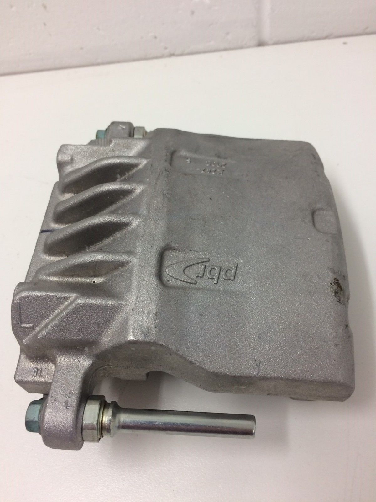 Genuine Holden Brake Caliper LHF for Commodore Statesman VE VF WM WN V8 V6 - High Performance Front Left Brake Caliper Replacement for Smooth Stopping Power