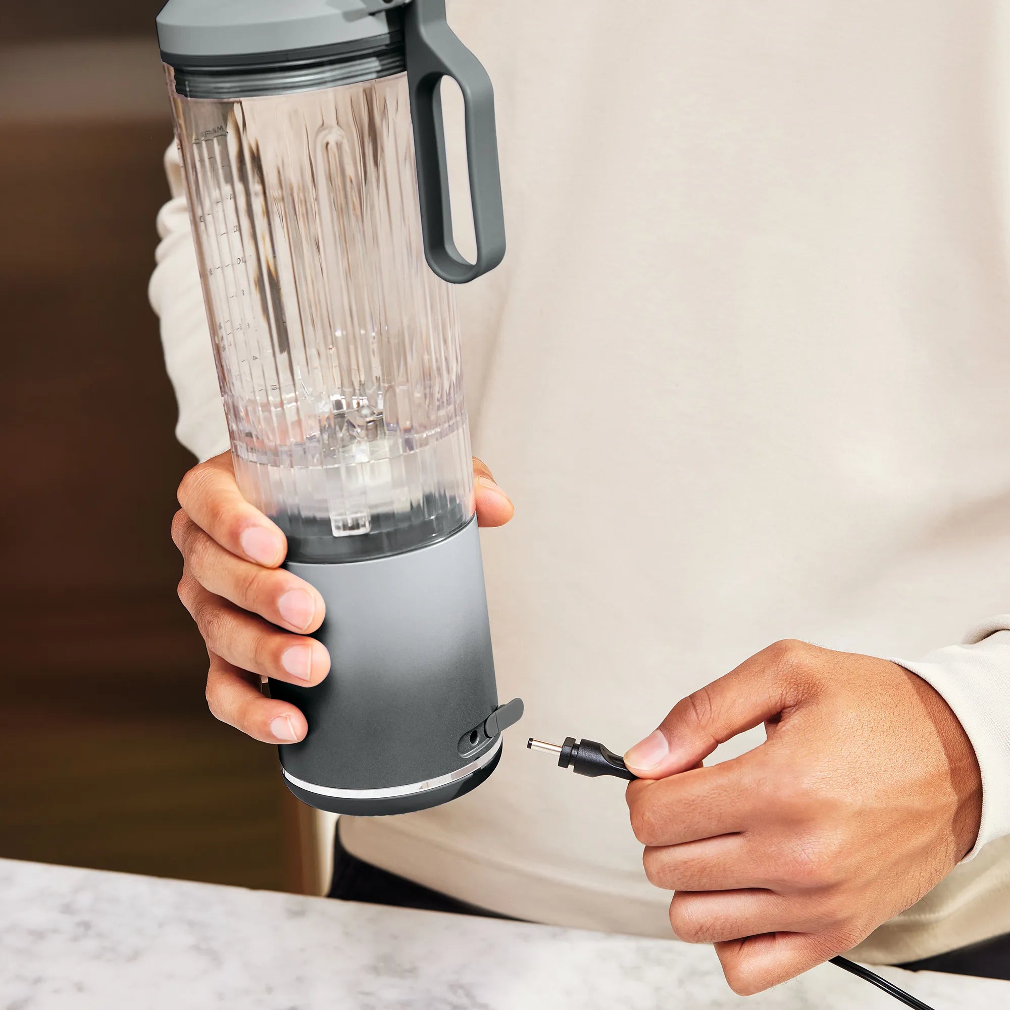 Ninja Blast Max Cordless Portable Blender - Powerful 1000W Motor, 20oz Travel Cup, USB Rechargeable for Smoothies, Protein Shakes & Meal Prep - Perfect for Gym, Office & Outdoor Adventures