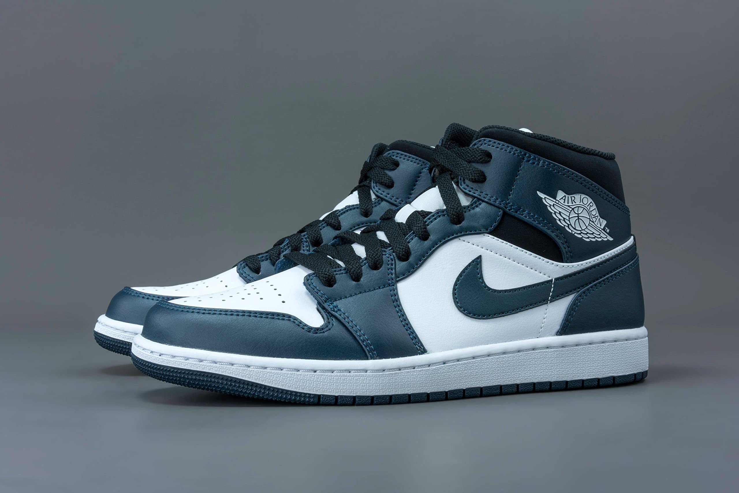 Nike Men's Air Jordan 1 Mid Basketball Shoes - Retro Sneakers for Men, High-Top Comfort & Style - Perfect for Streetwear, Casual Wear & Basketball Games